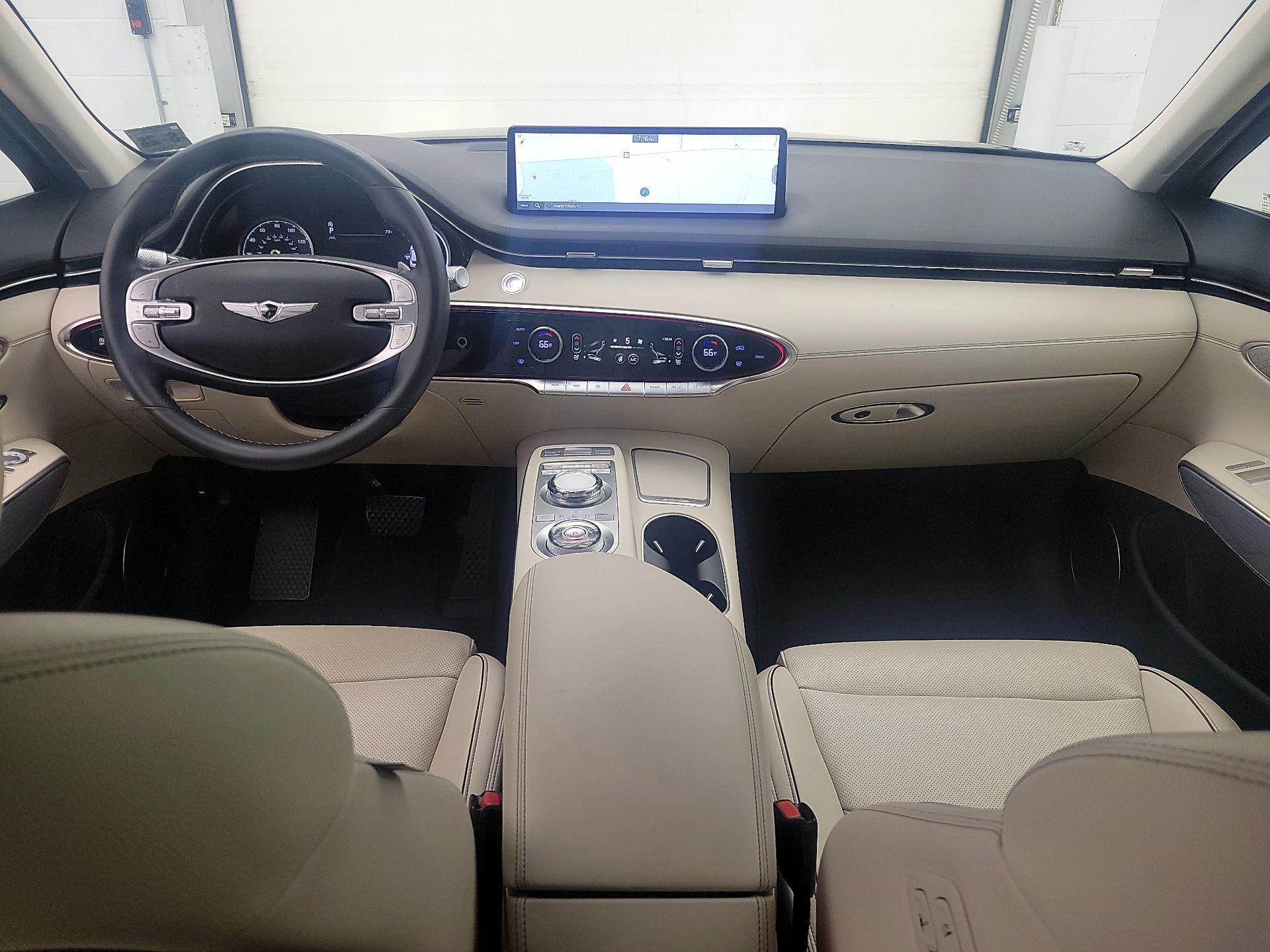 Thumbnail: 2024 Genesis GV70 - 9