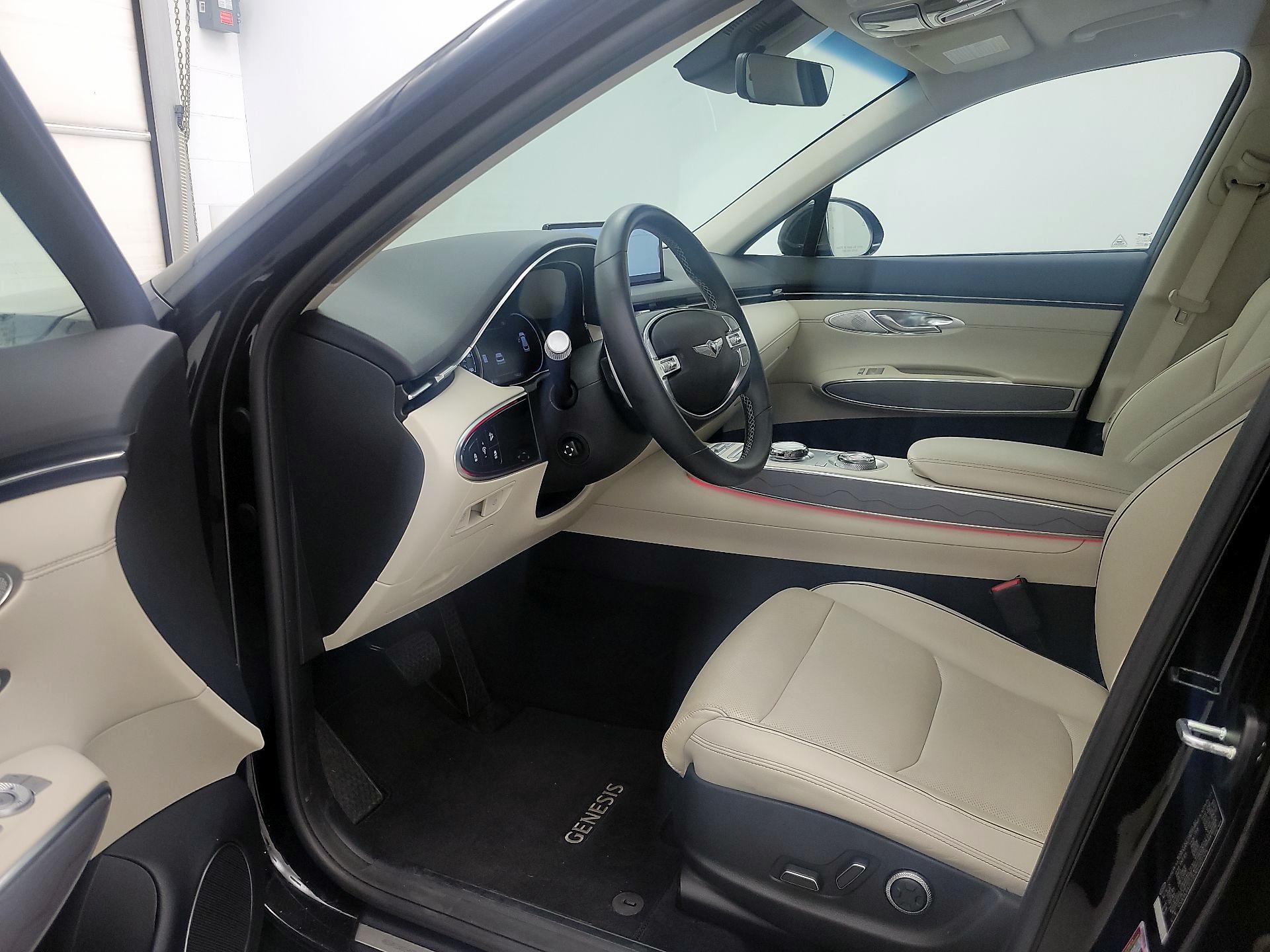 Thumbnail: 2024 Genesis GV70 - 11