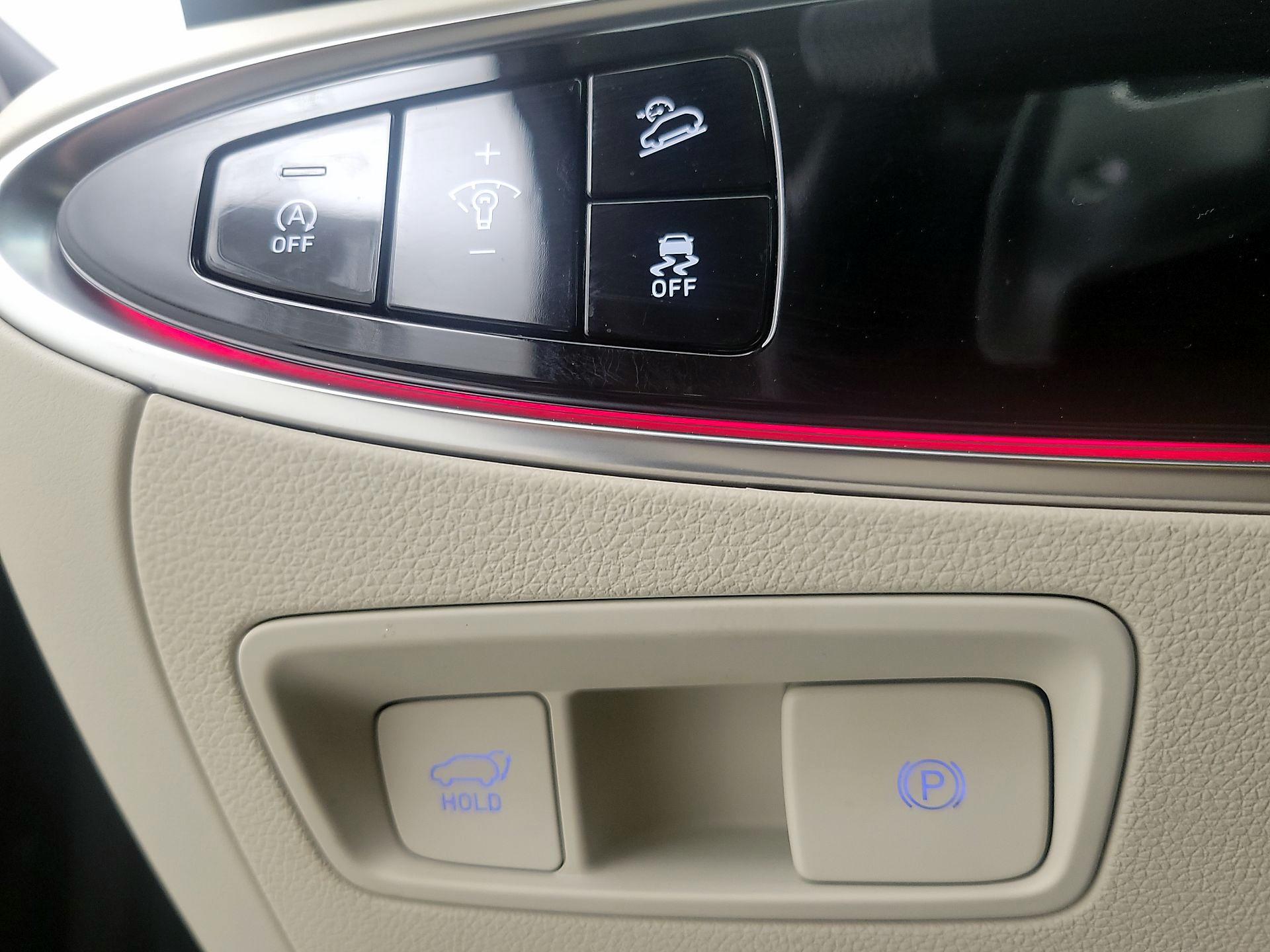 Thumbnail: 2024 Genesis GV70 - 13