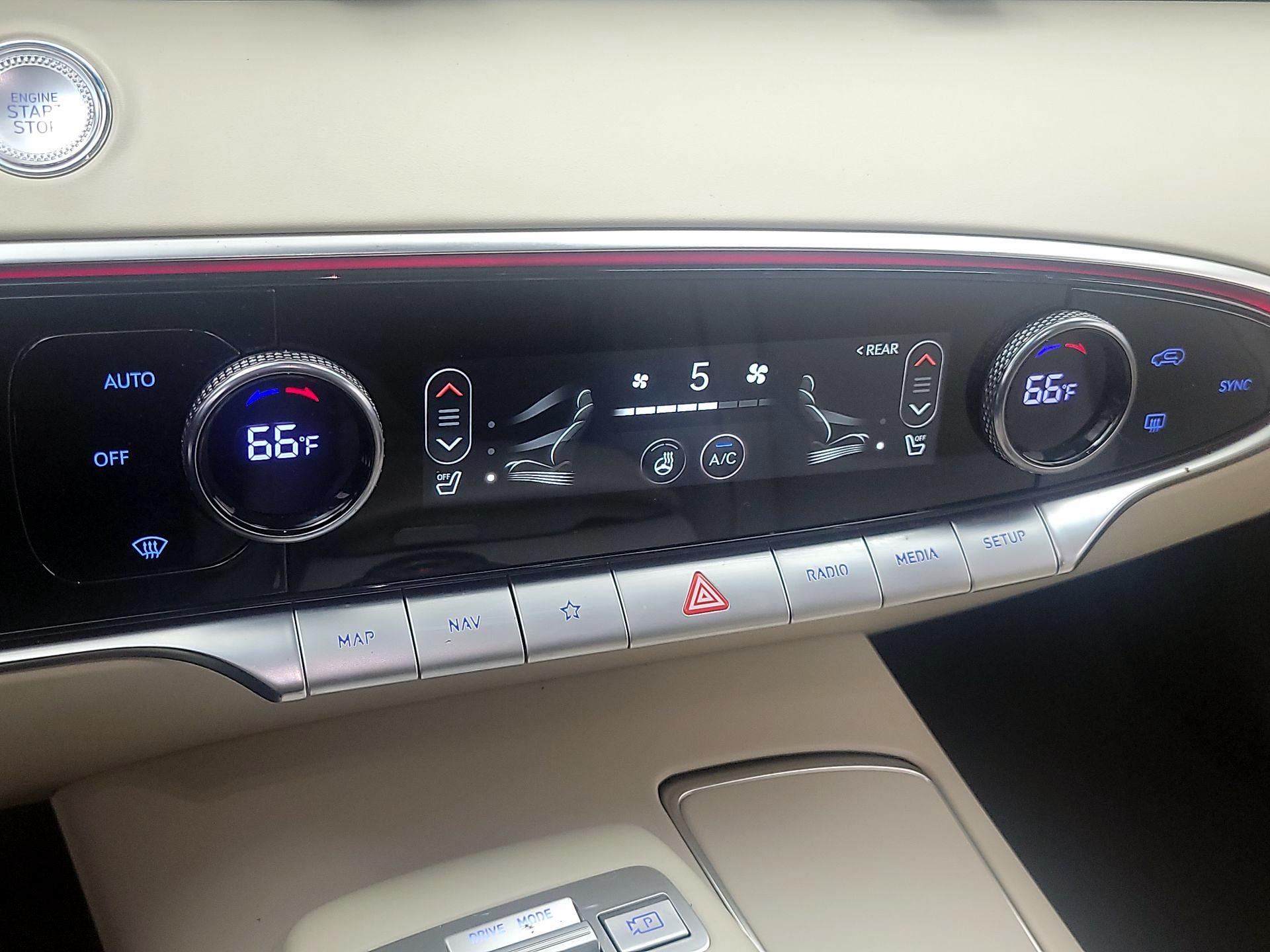 Thumbnail: 2024 Genesis GV70 - 17