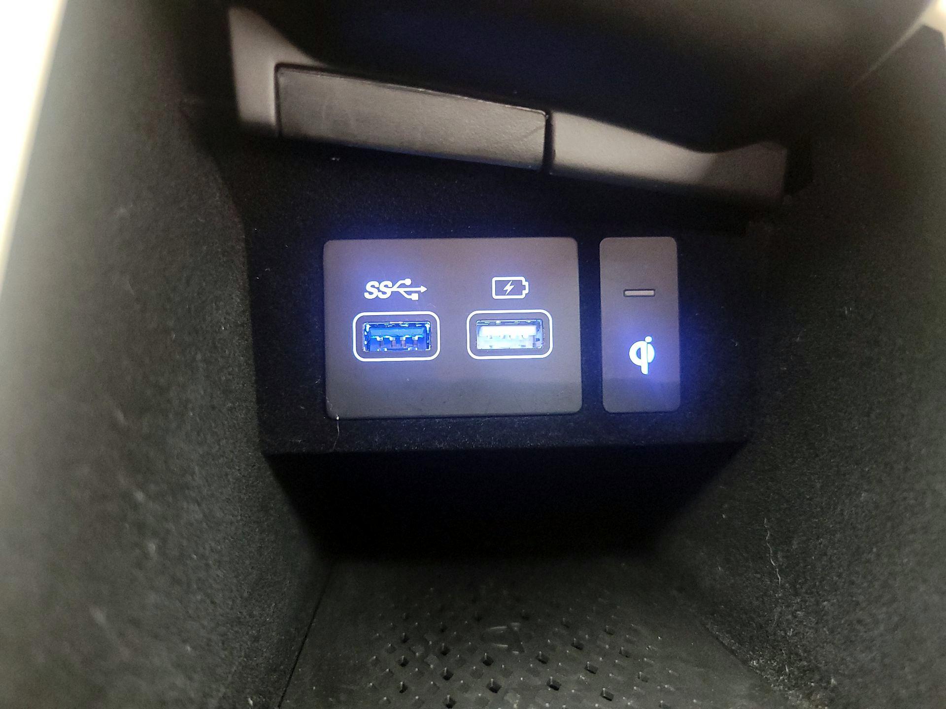 Thumbnail: 2024 Genesis GV70 - 19