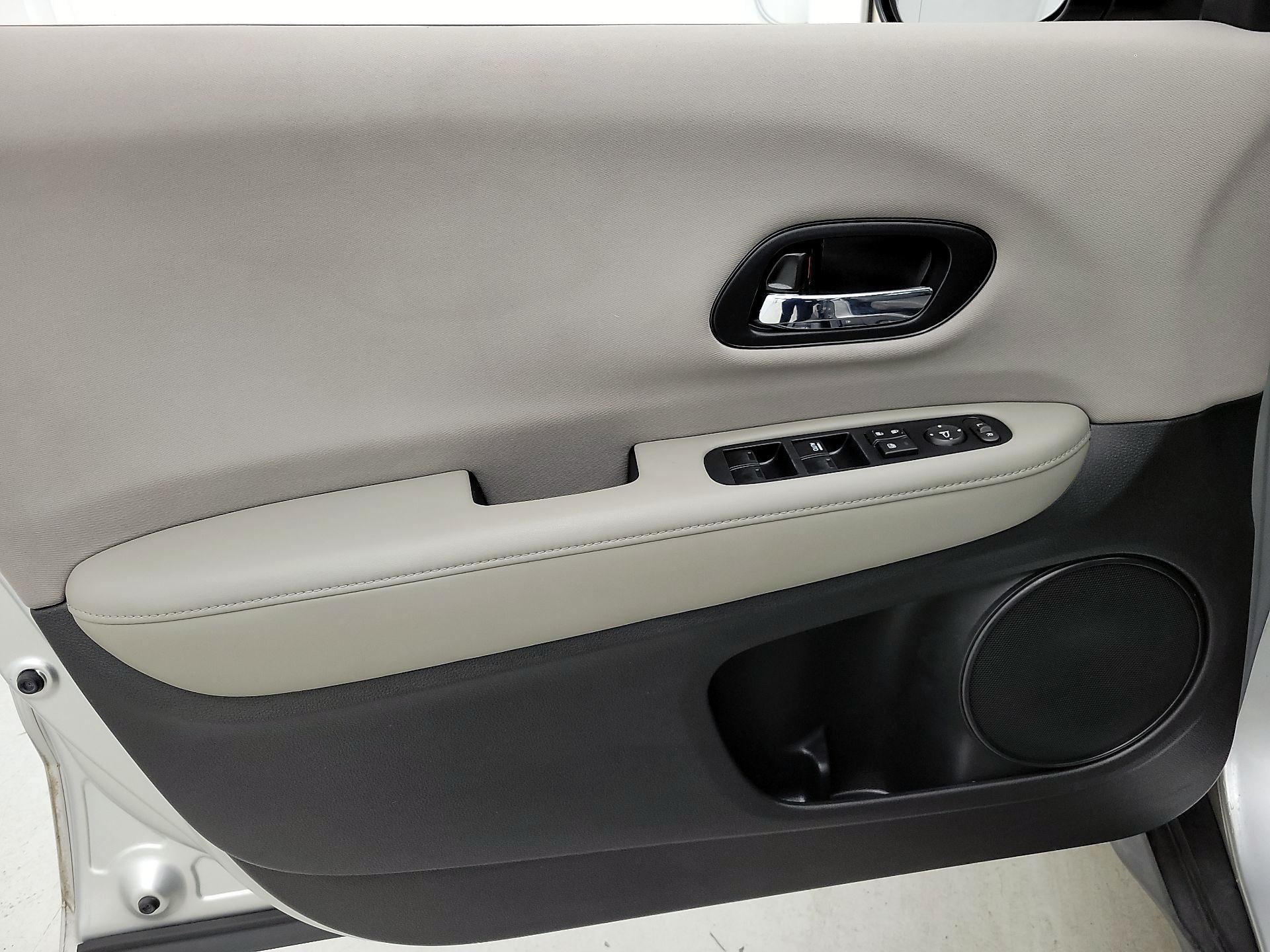 Thumbnail: 2016 Honda HR-V - 12