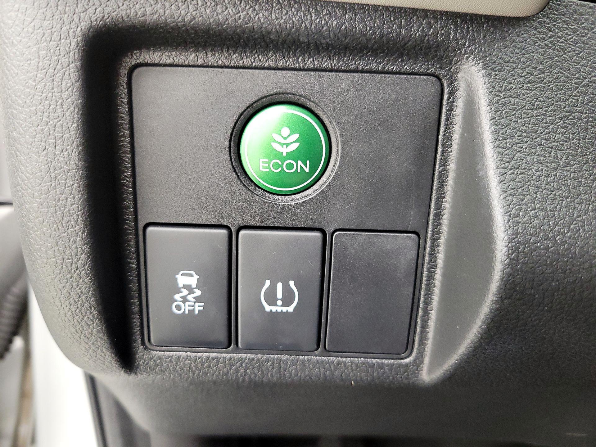 Thumbnail: 2016 Honda HR-V - 13
