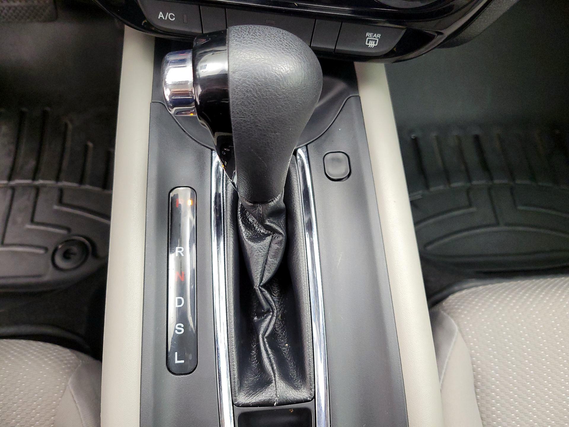 Thumbnail: 2016 Honda HR-V - 17
