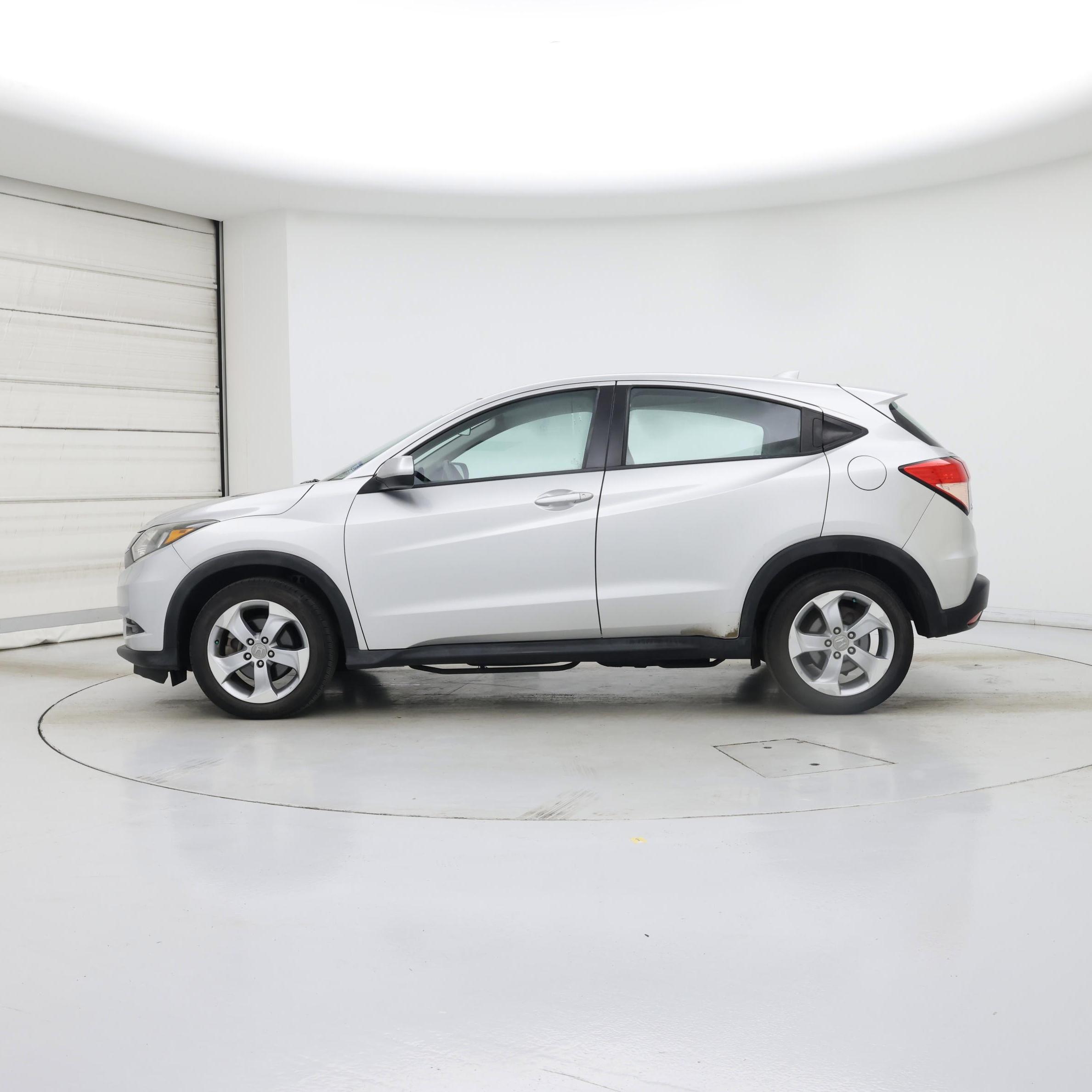 Thumbnail: 2016 Honda HR-V - 3