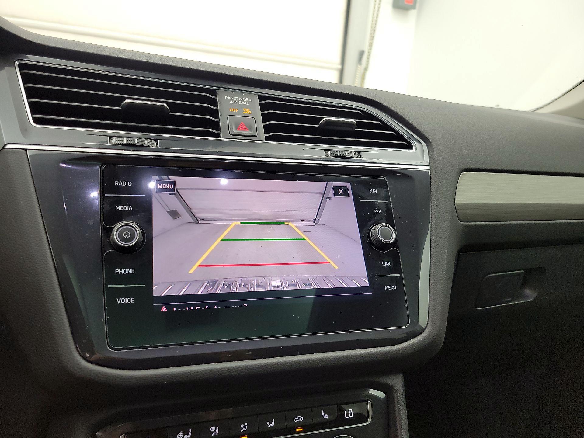 Thumbnail: 2020 Volkswagen Tiguan - 14