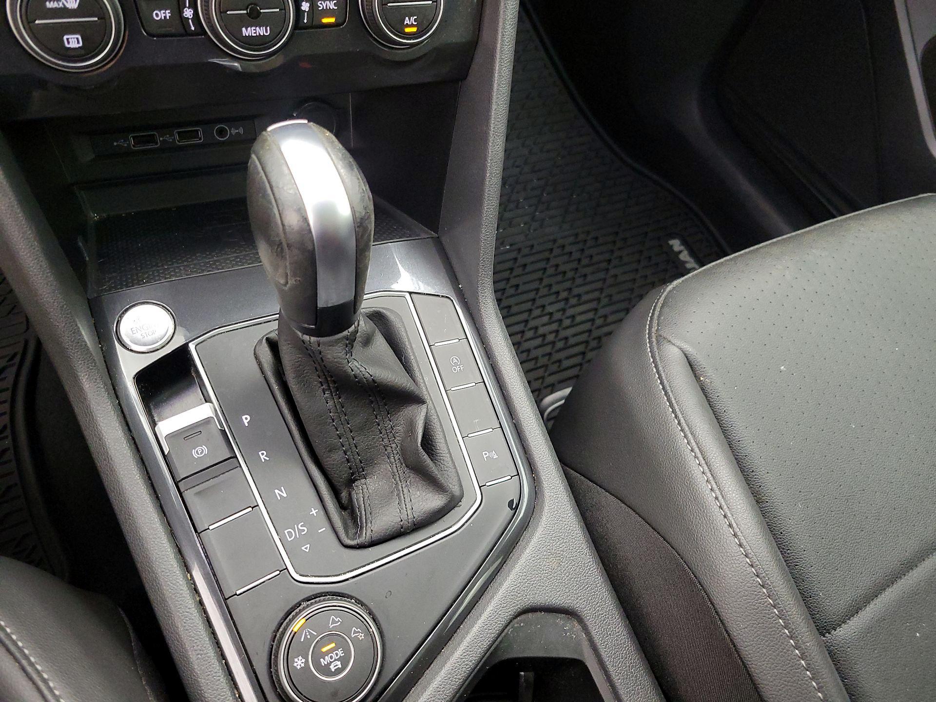 Thumbnail: 2020 Volkswagen Tiguan - 17