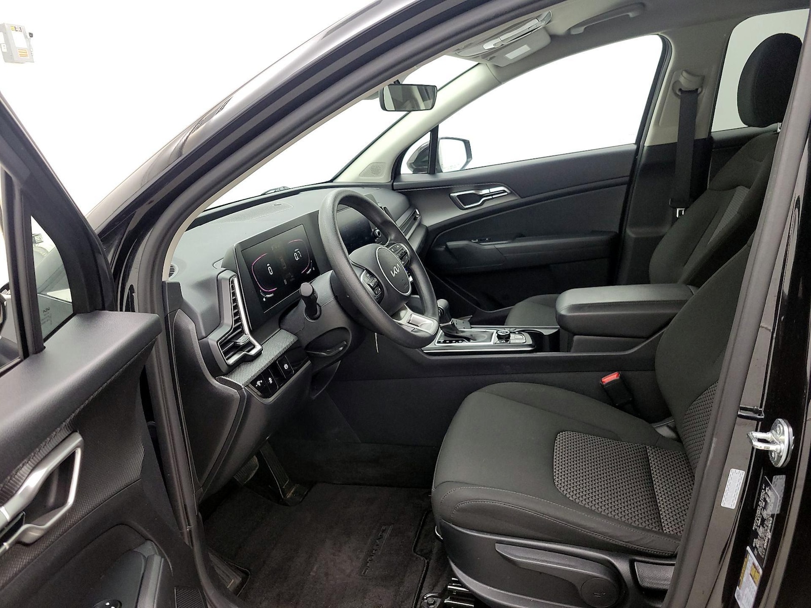 2024 Kia Sportage LX - Photo 12