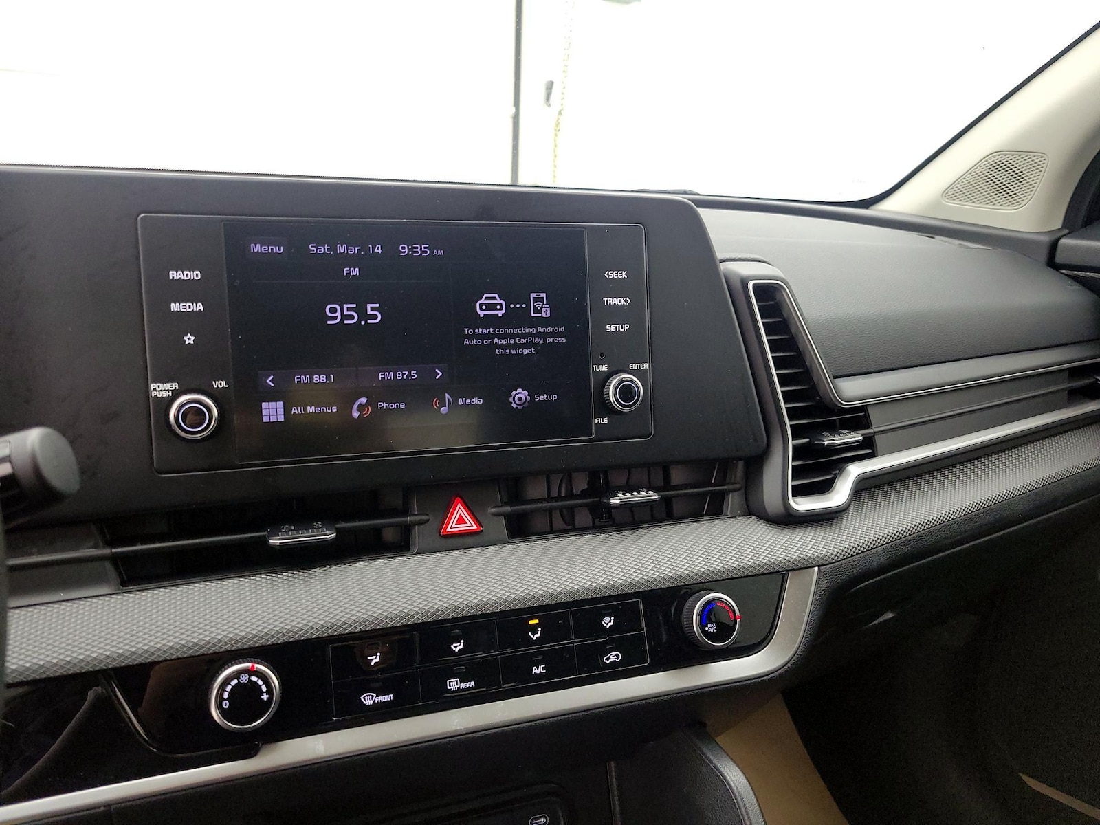 2024 Kia Sportage LX - Photo 17