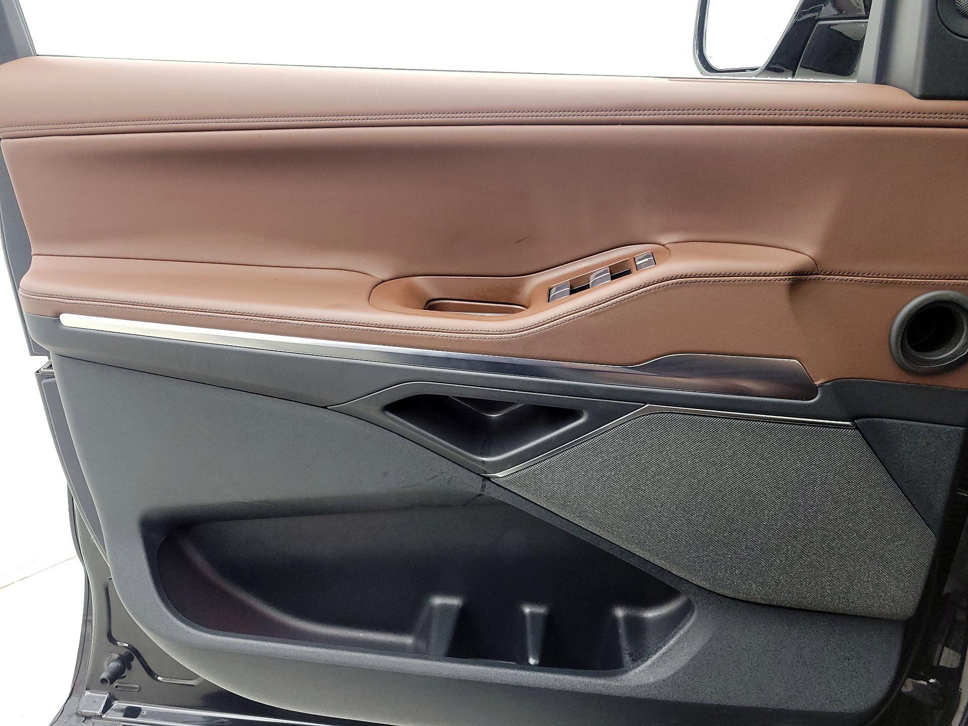 Thumbnail: 2025 Lincoln Navigator L - 12