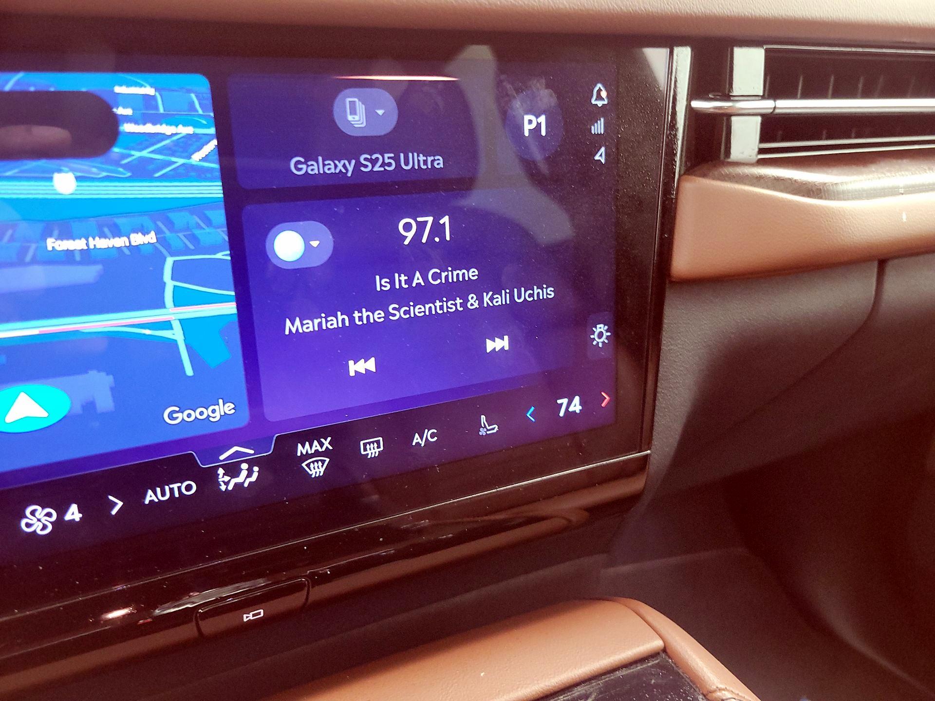 Thumbnail: 2025 Lincoln Navigator L - 16