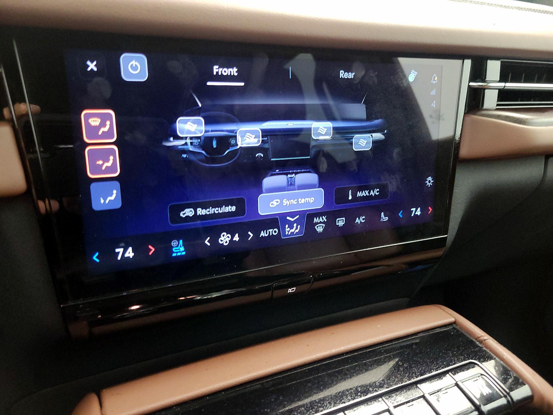 Thumbnail: 2025 Lincoln Navigator L - 17