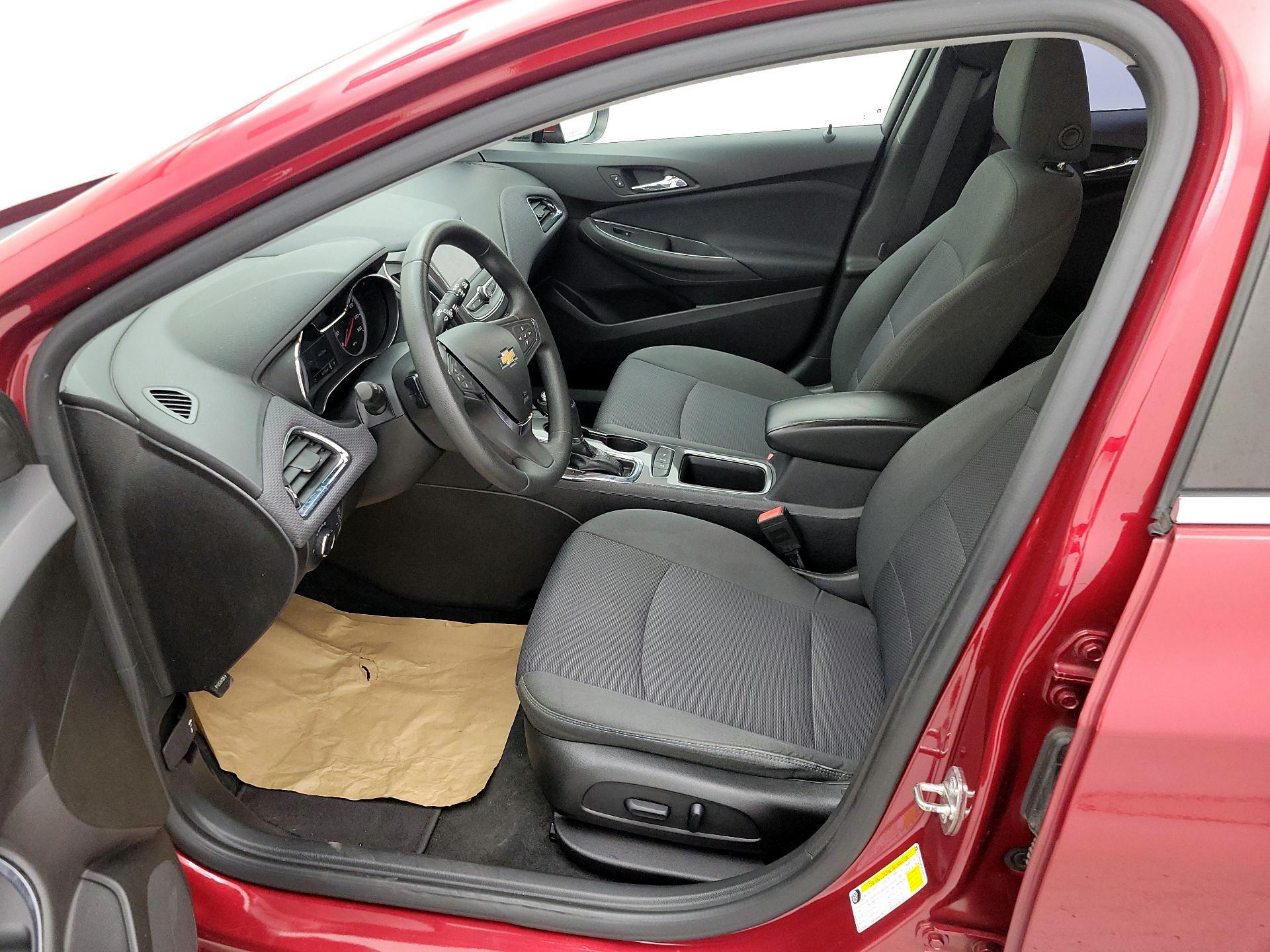 Thumbnail: 2019 Chevrolet Cruze - 11