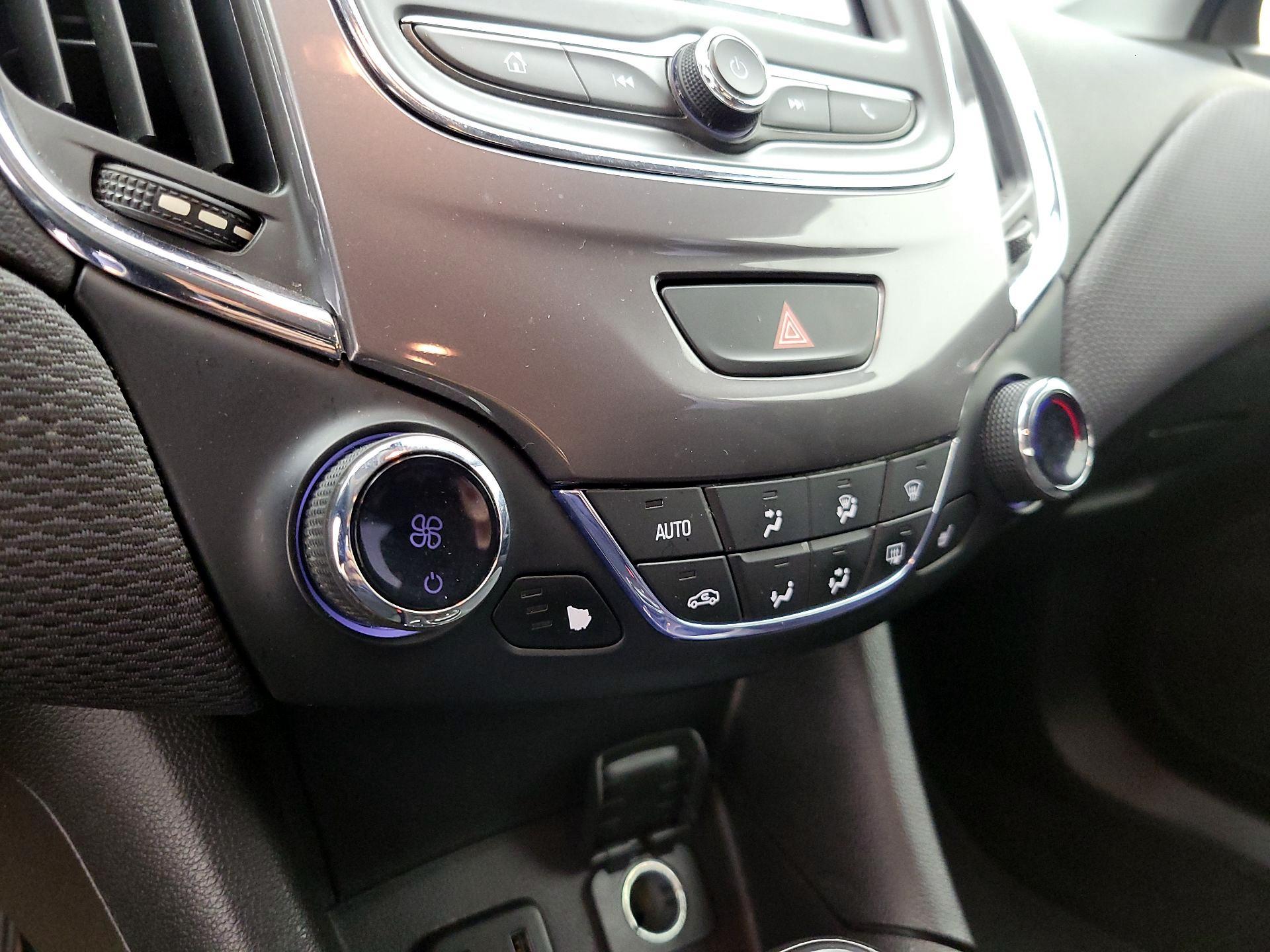 Thumbnail: 2019 Chevrolet Cruze - 16