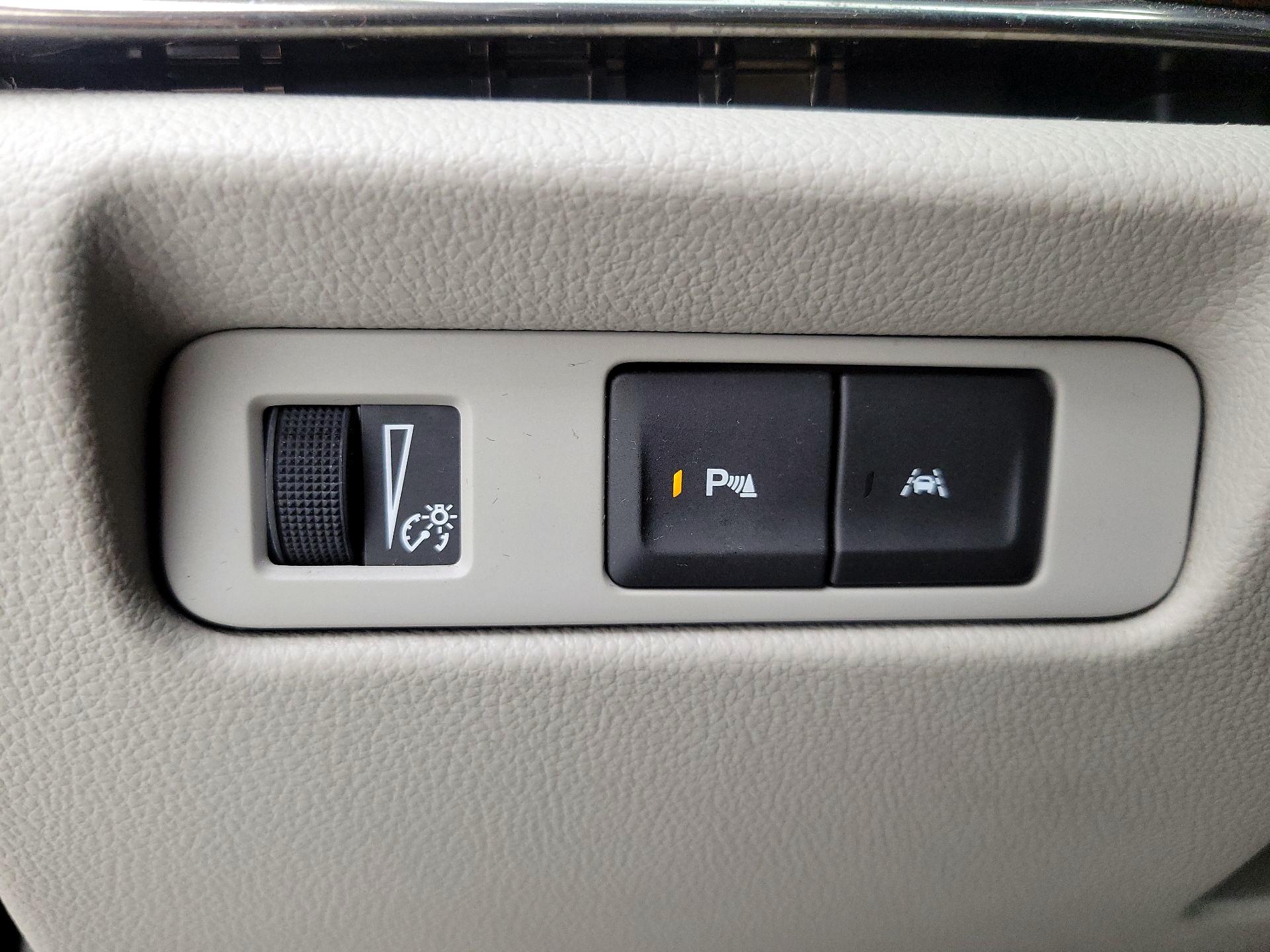 Thumbnail: 2015 Cadillac ATS - 13