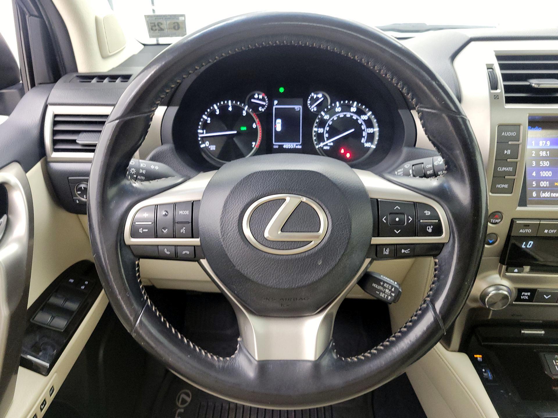 Thumbnail: 2020 Lexus GX - 10