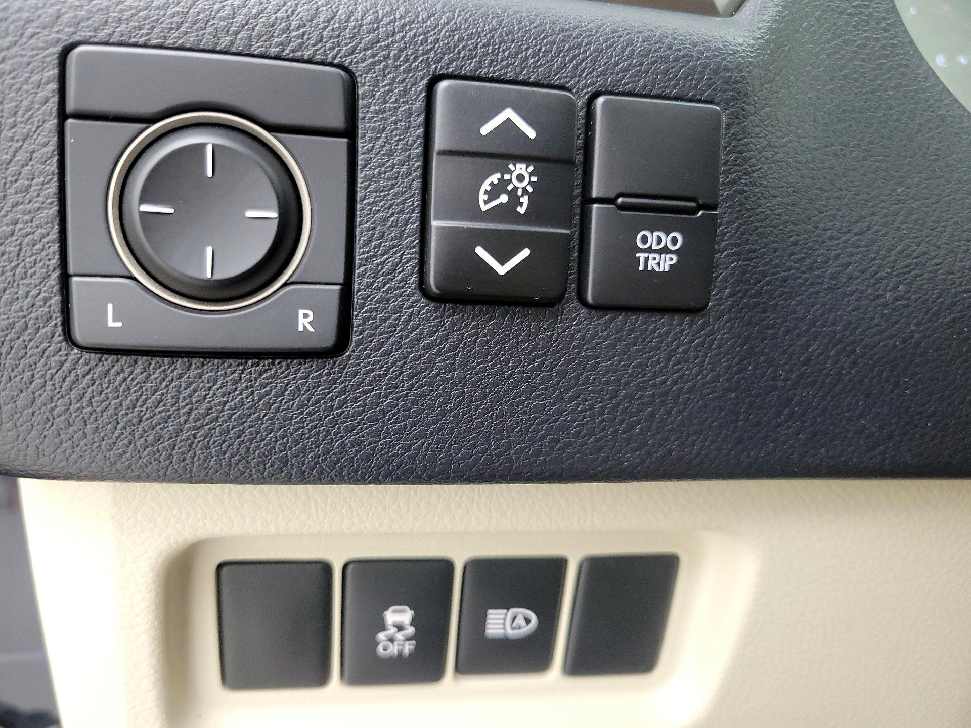 Thumbnail: 2020 Lexus GX - 13