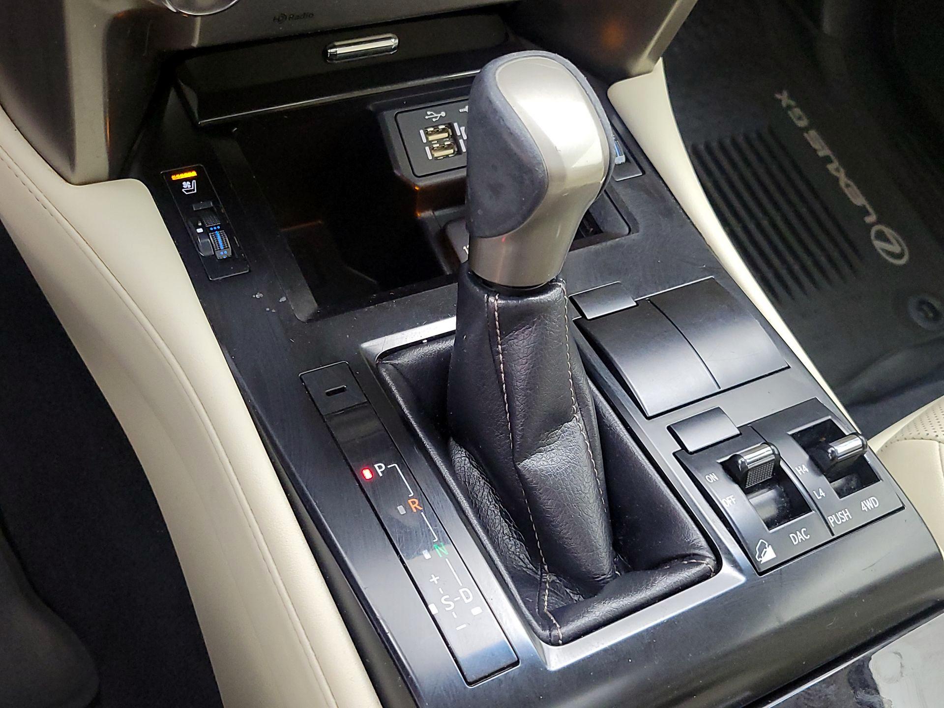 Thumbnail: 2020 Lexus GX - 17