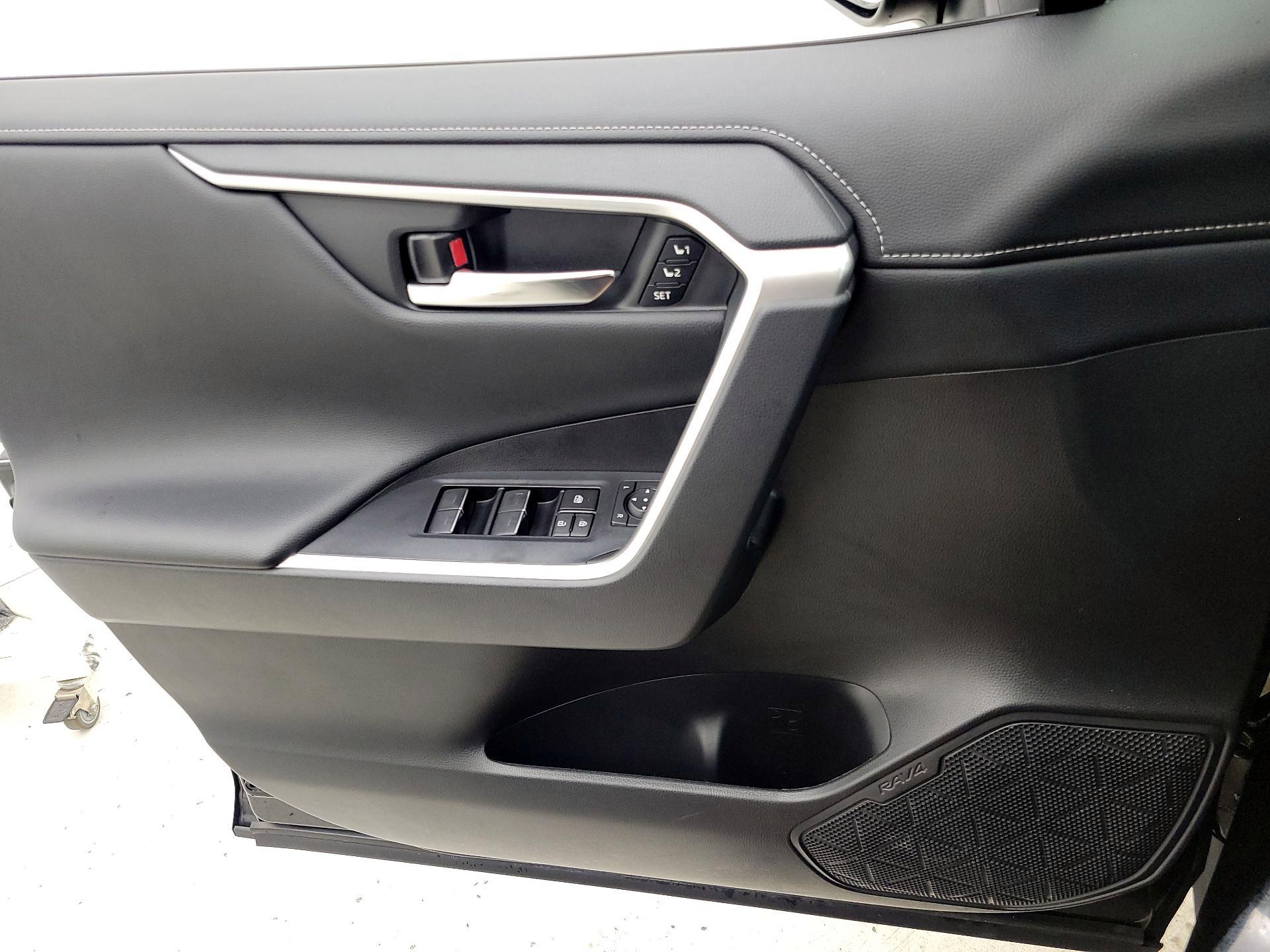 Thumbnail: 2023 Toyota RAV4 - 12