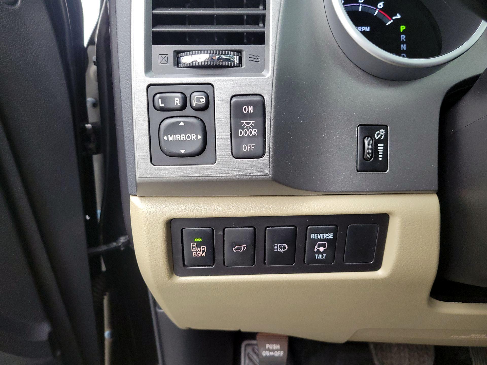 Thumbnail: 2016 Toyota Sequoia - 13