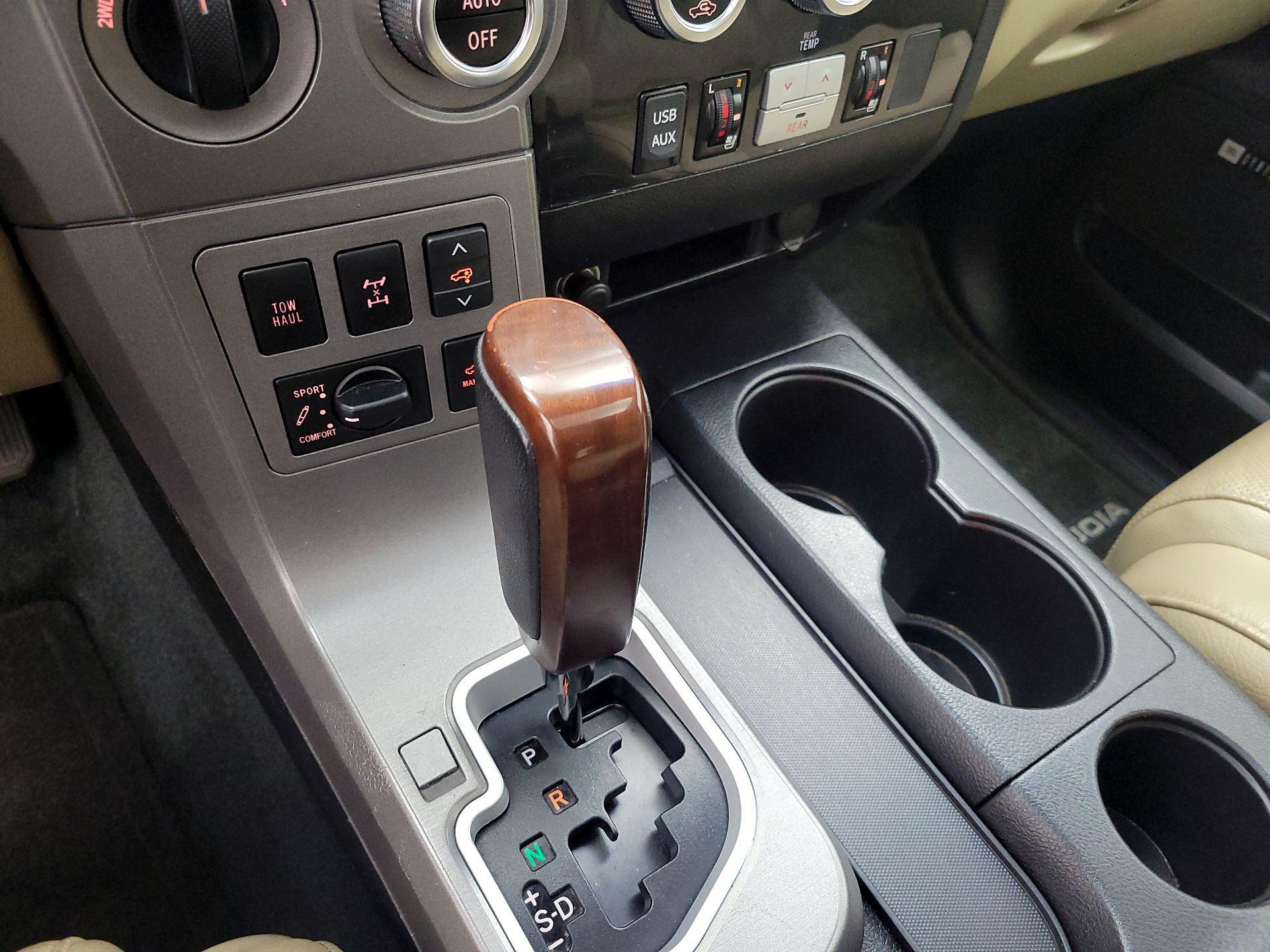 Thumbnail: 2016 Toyota Sequoia - 17