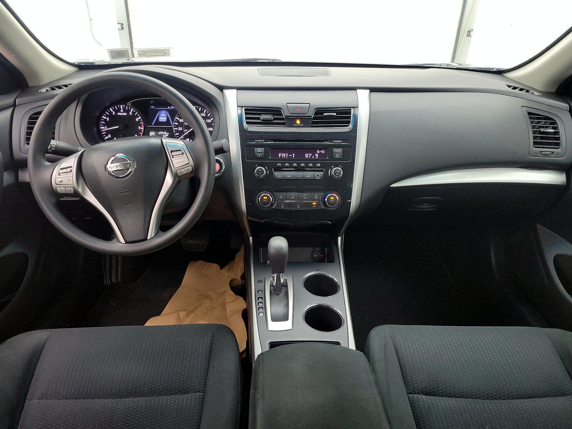 Thumbnail: 2015 Nissan Altima - 9