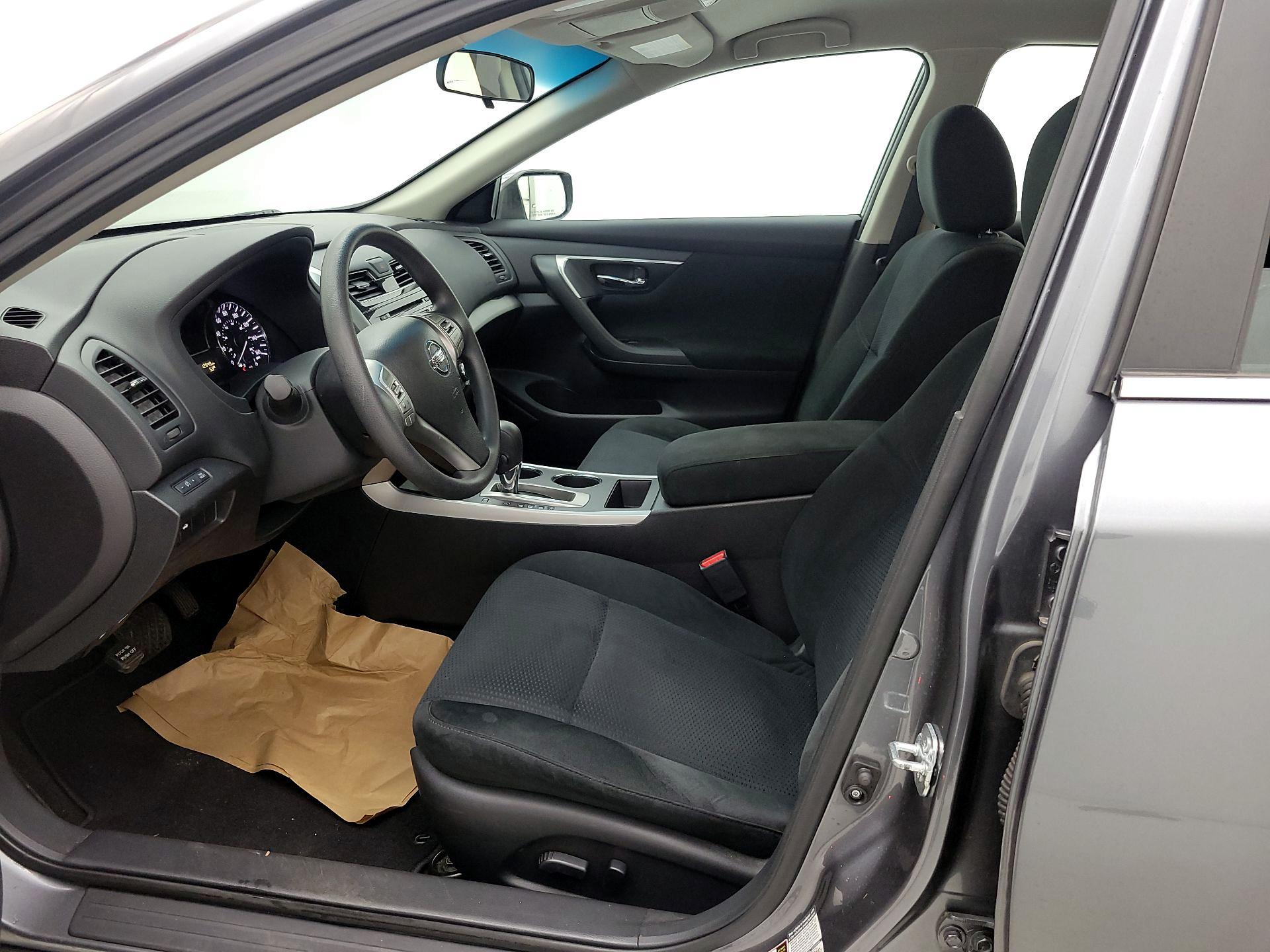 Thumbnail: 2015 Nissan Altima - 11