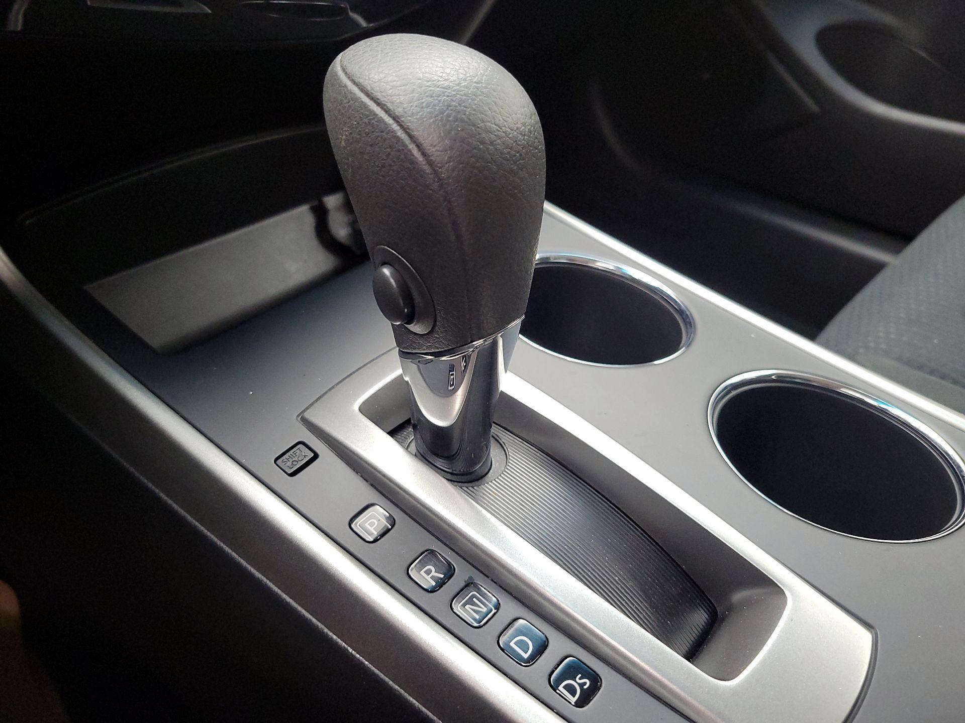 Thumbnail: 2015 Nissan Altima - 16