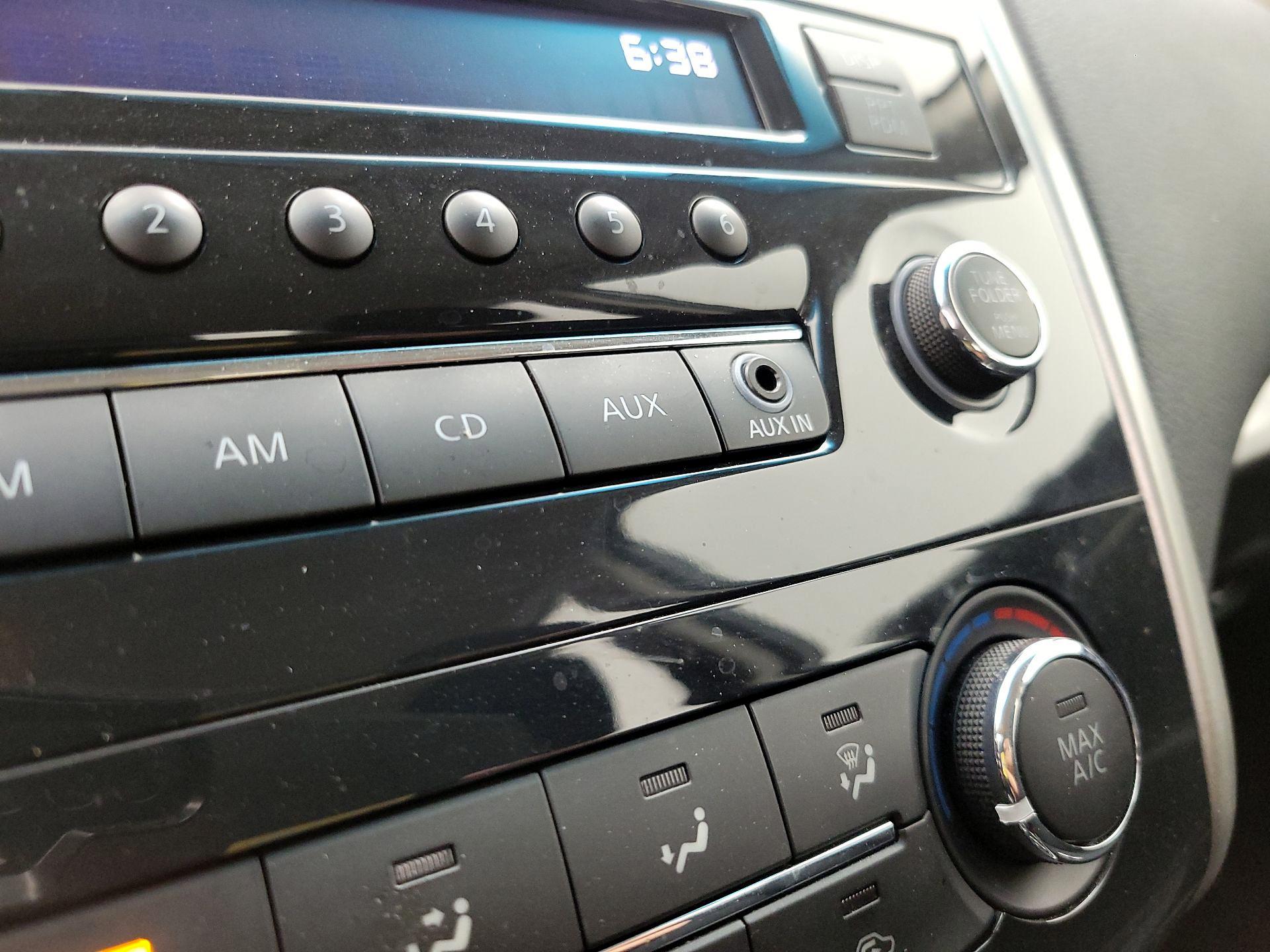 Thumbnail: 2015 Nissan Altima - 17