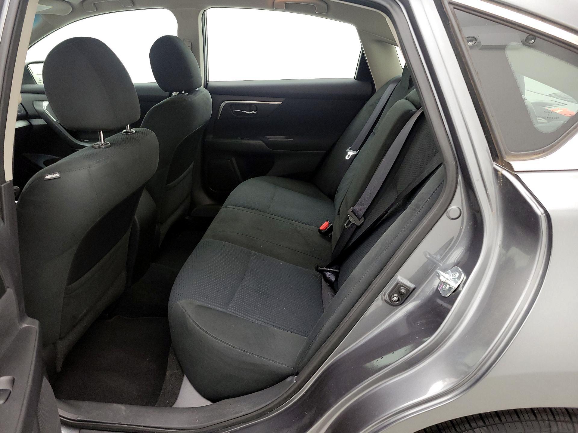 Thumbnail: 2015 Nissan Altima - 18