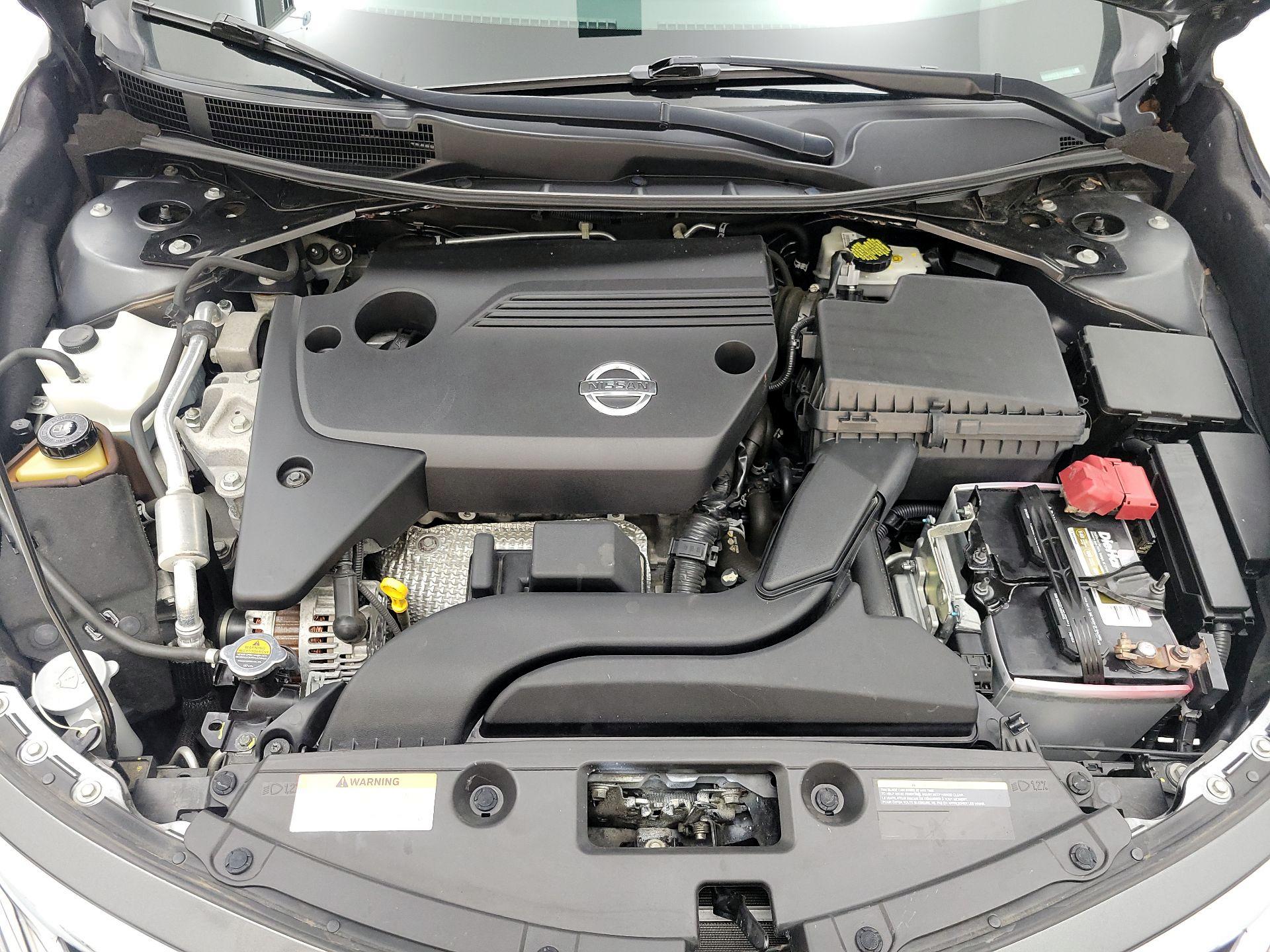 Thumbnail: 2015 Nissan Altima - 20