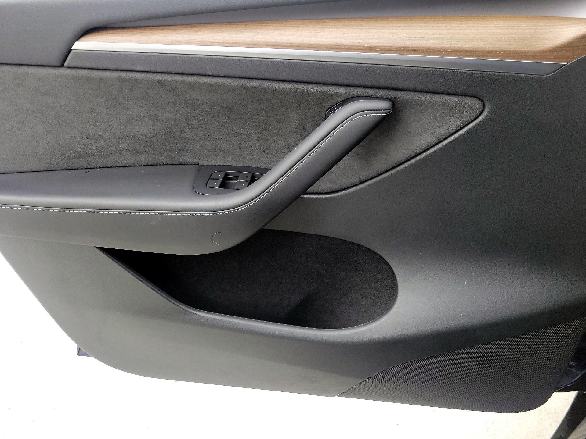 Thumbnail: 2023 Tesla Model Y - 12