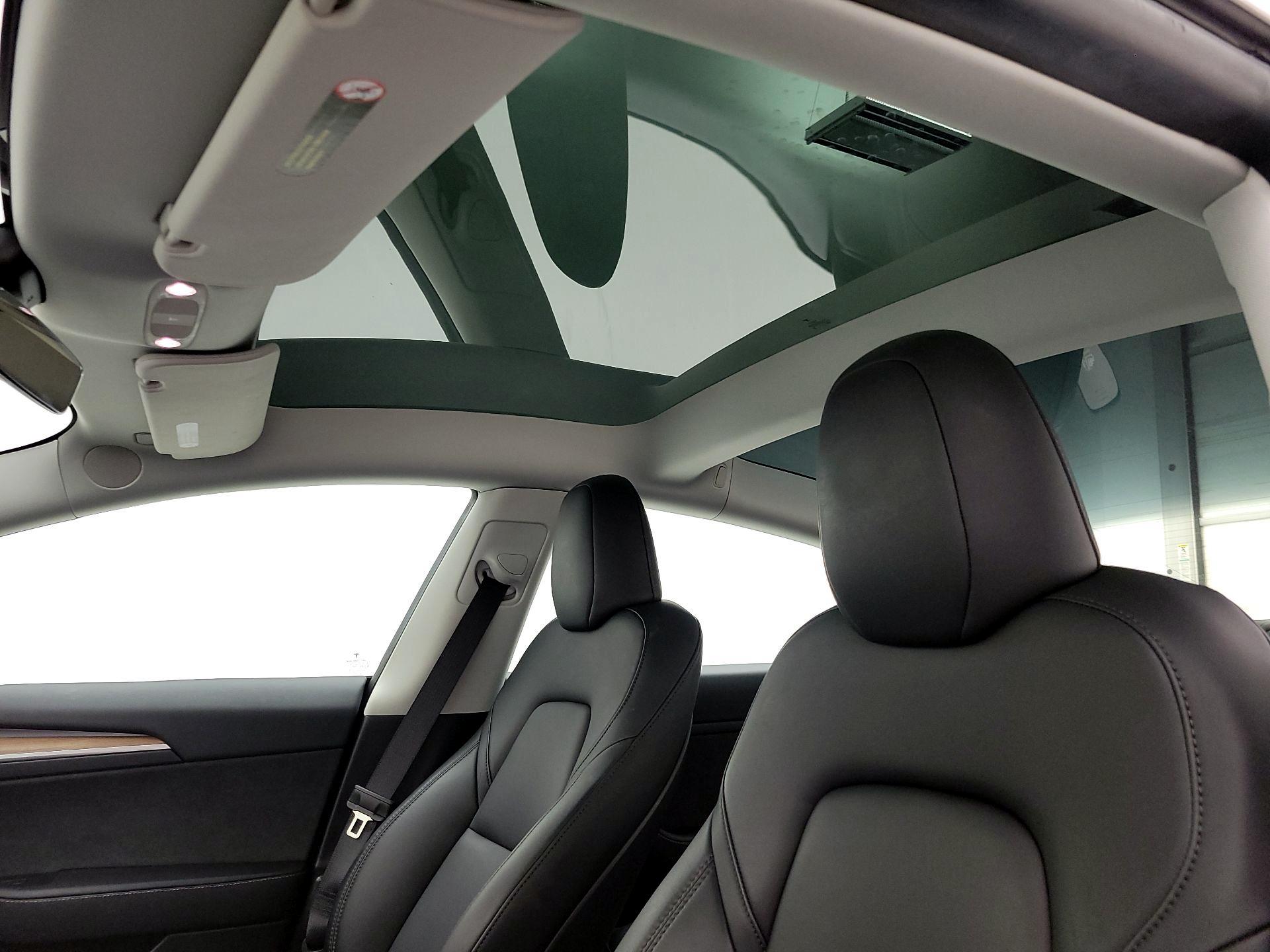 Thumbnail: 2023 Tesla Model 3 - 19