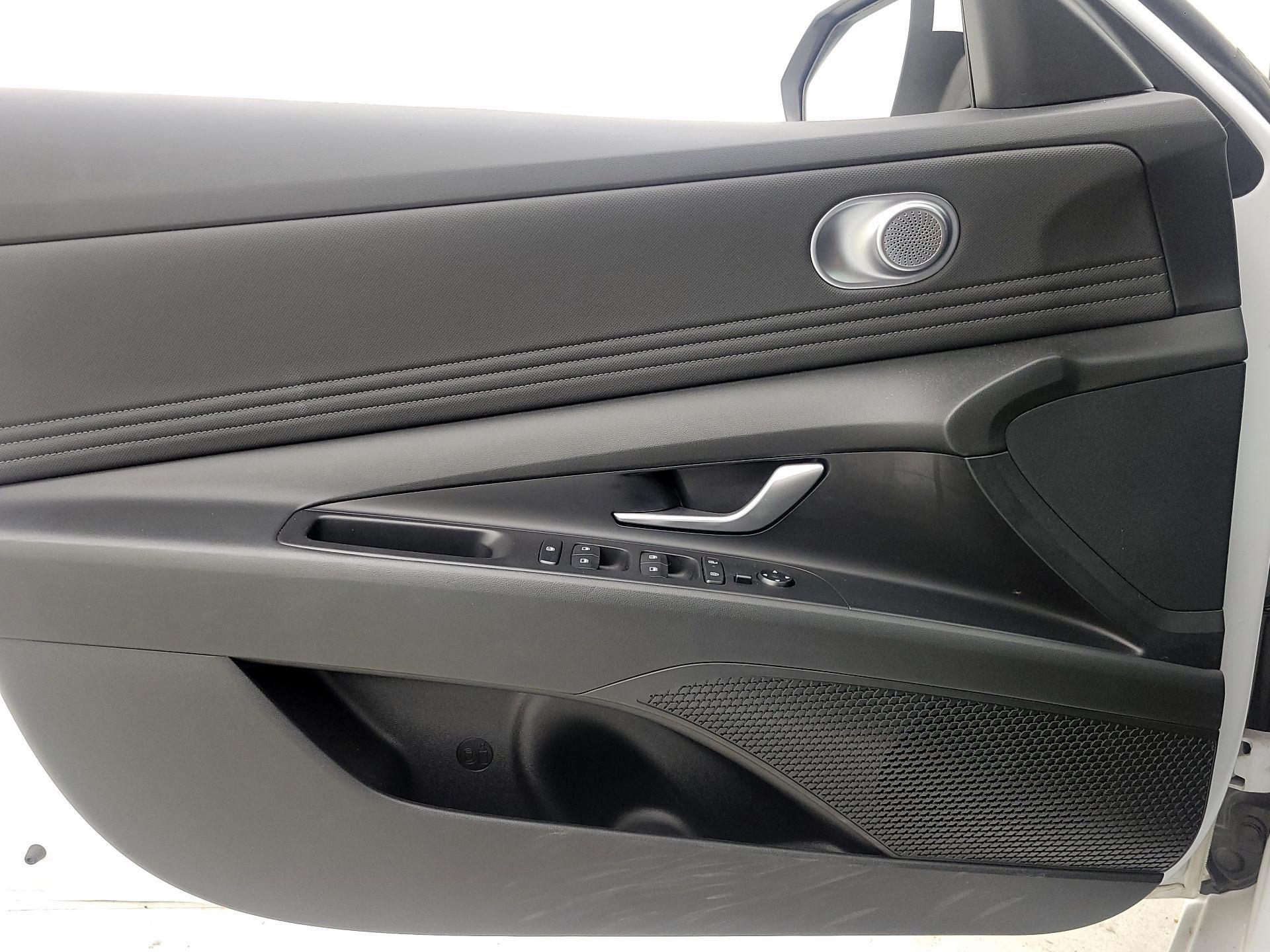 Thumbnail: 2024 Hyundai Elantra - 12