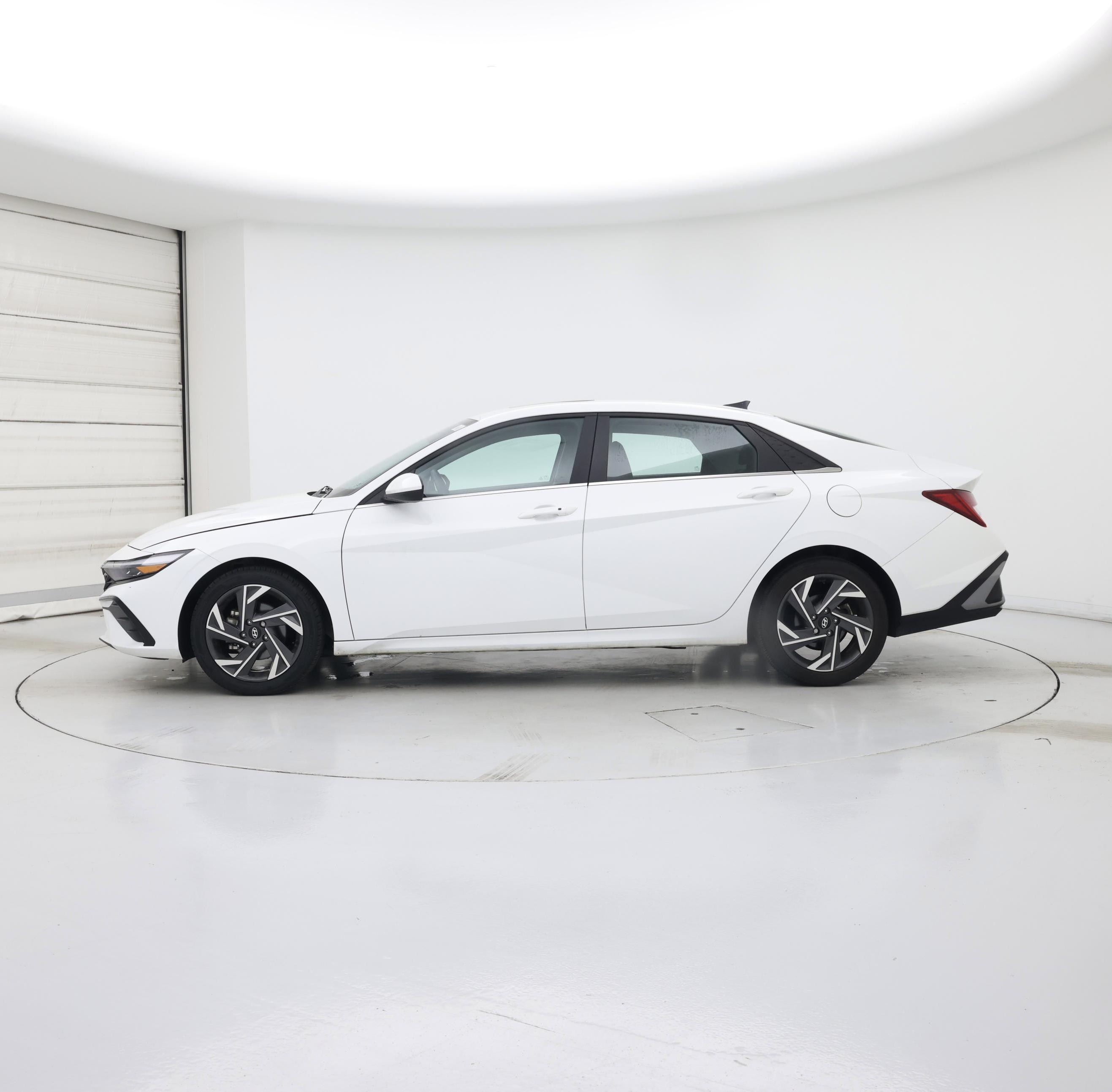 Thumbnail: 2024 Hyundai Elantra - 3