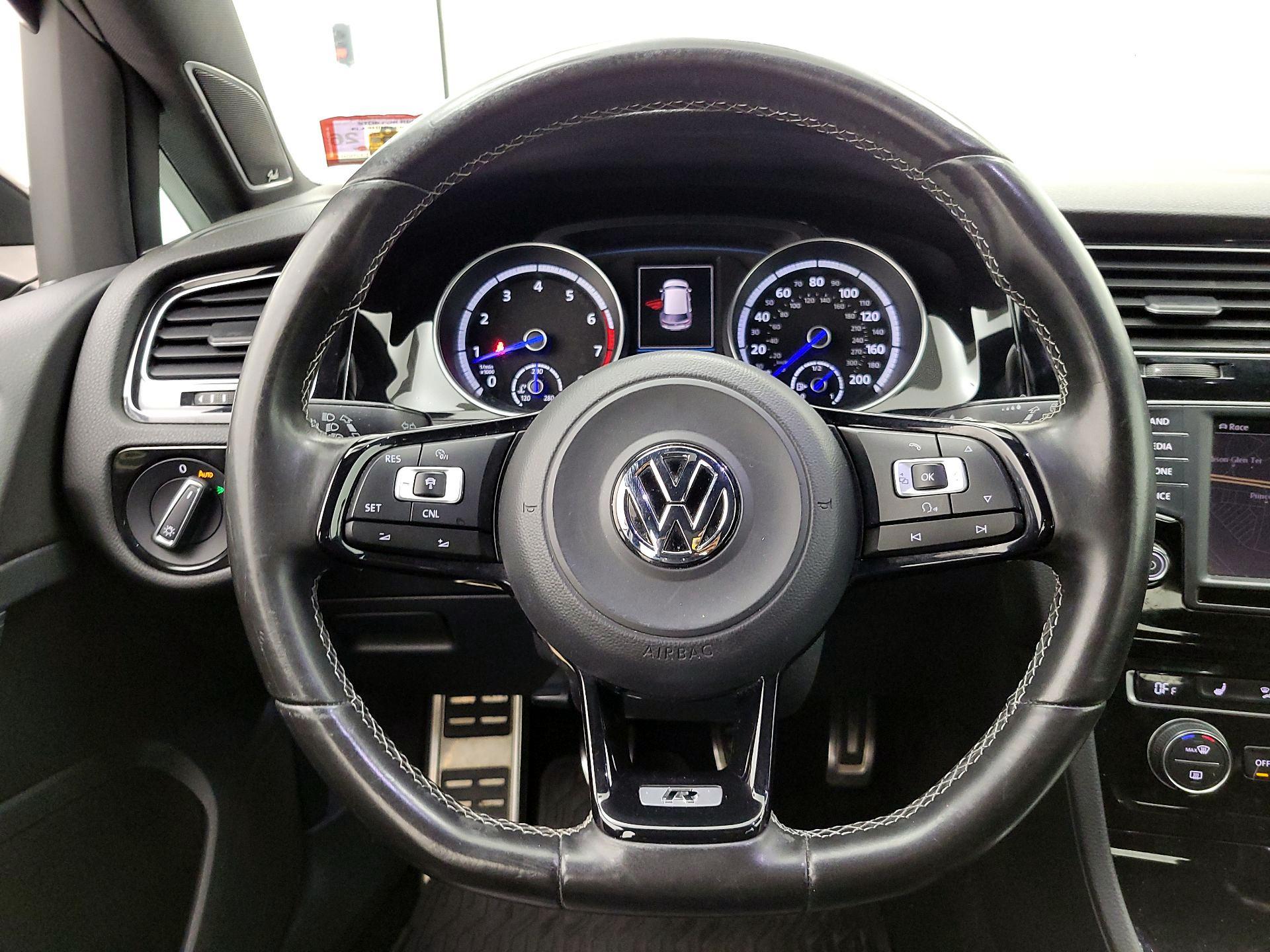 Thumbnail: 2017 Volkswagen Golf - 10