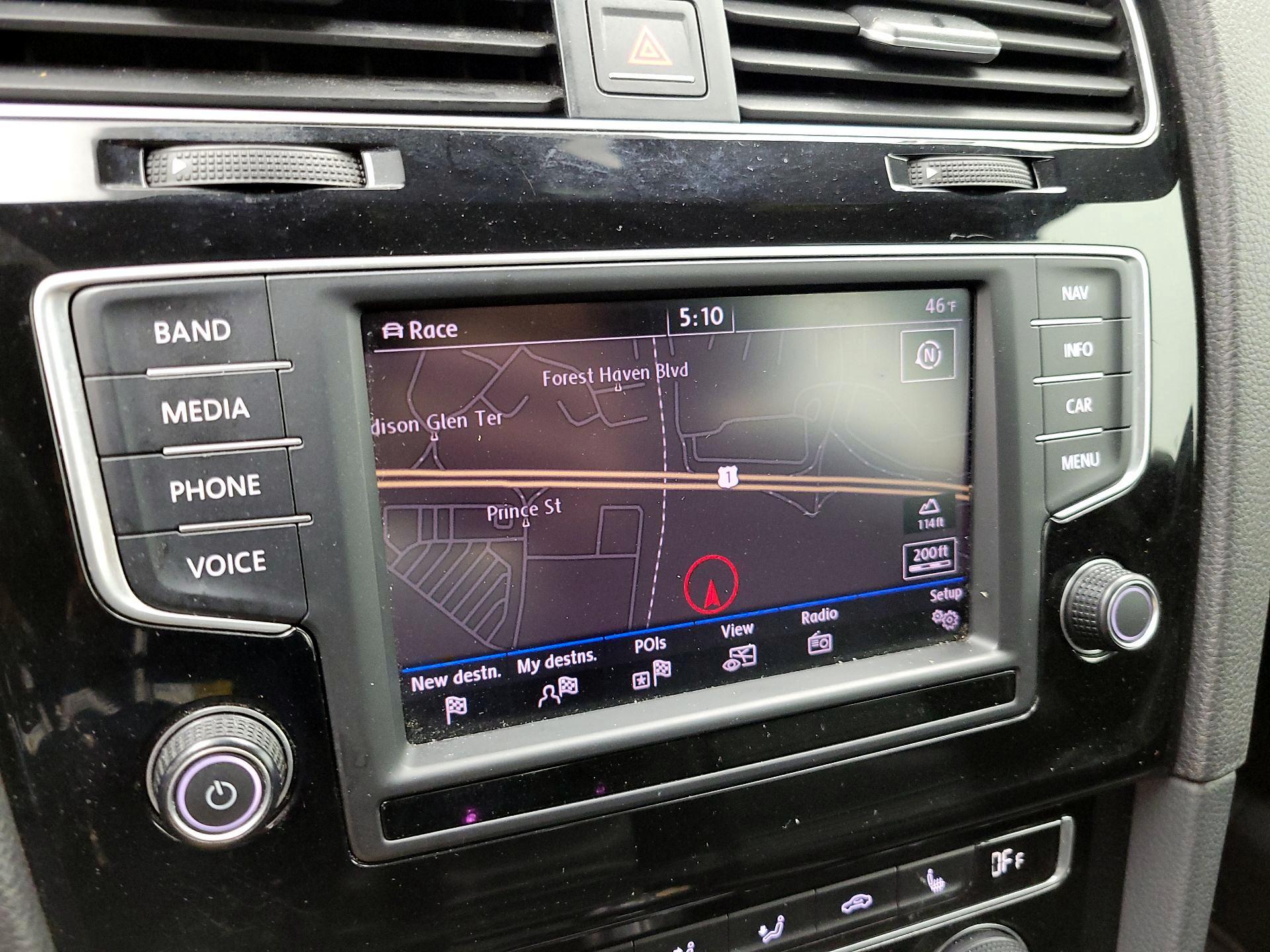 Thumbnail: 2017 Volkswagen Golf - 14