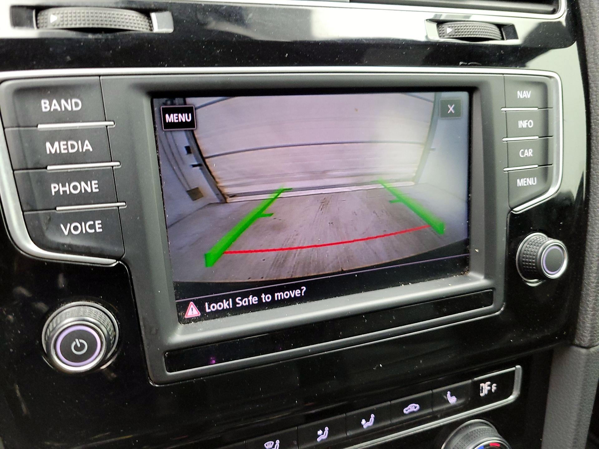 Thumbnail: 2017 Volkswagen Golf - 15