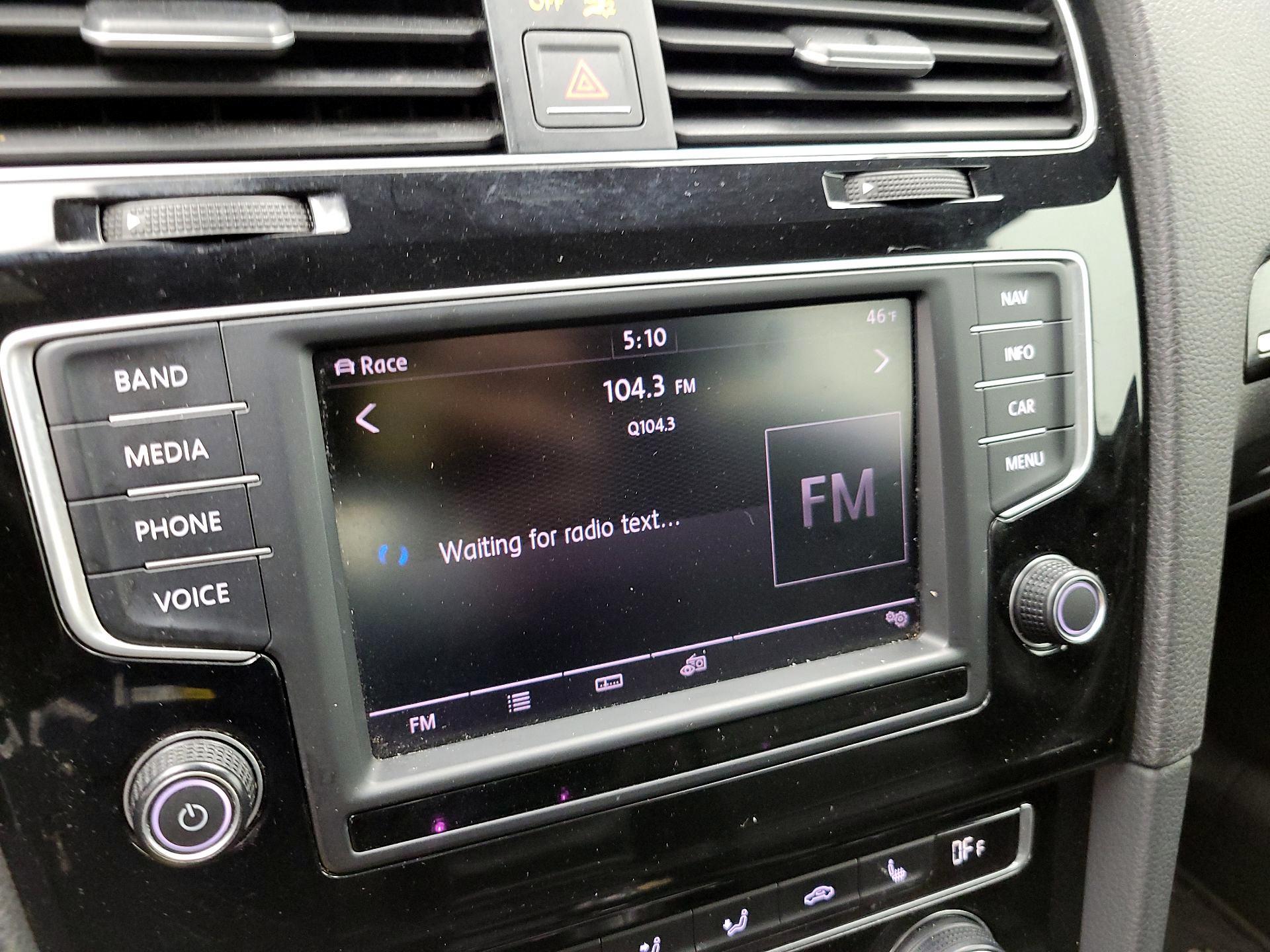 Thumbnail: 2017 Volkswagen Golf - 16