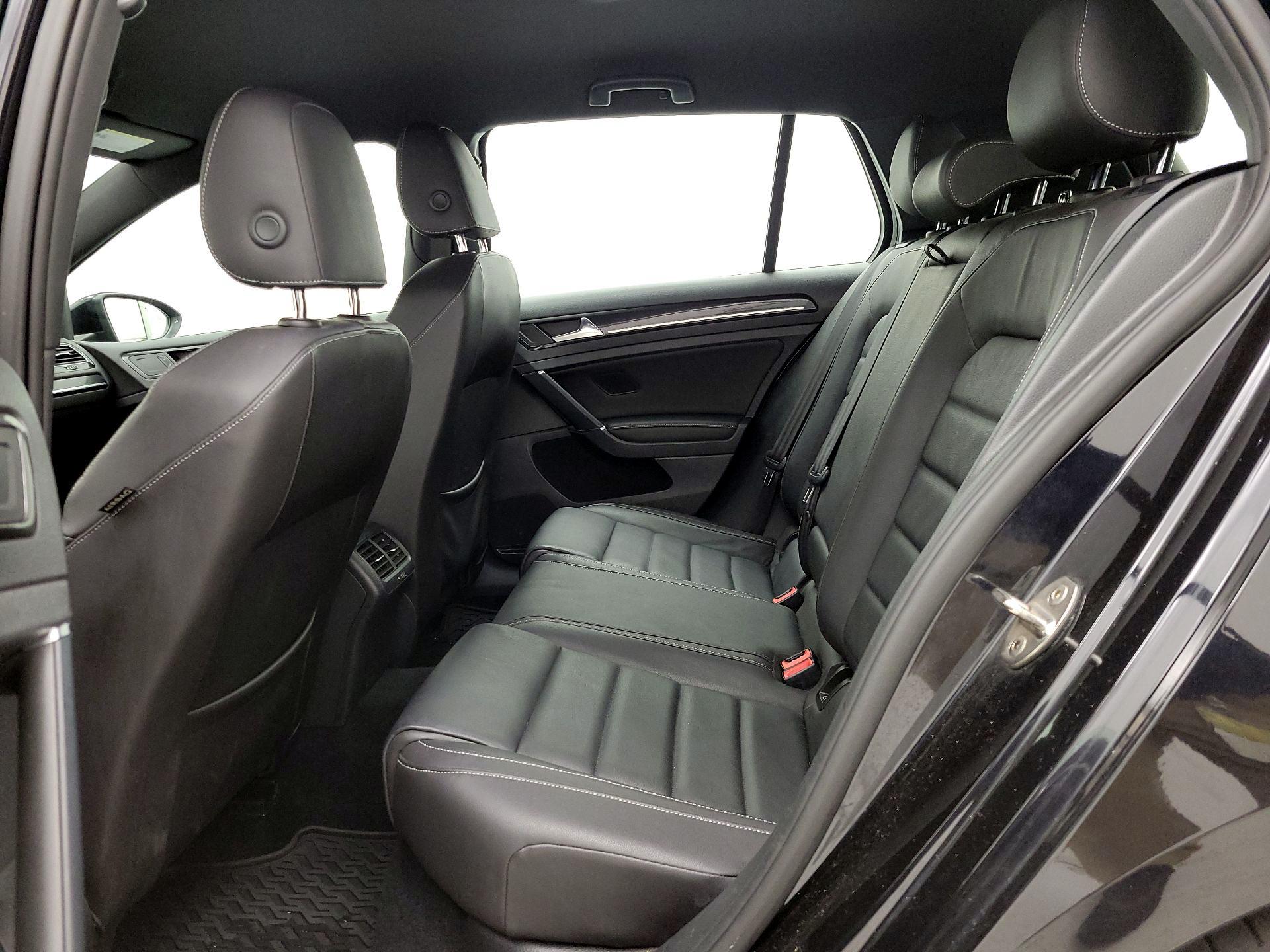 Thumbnail: 2017 Volkswagen Golf - 20