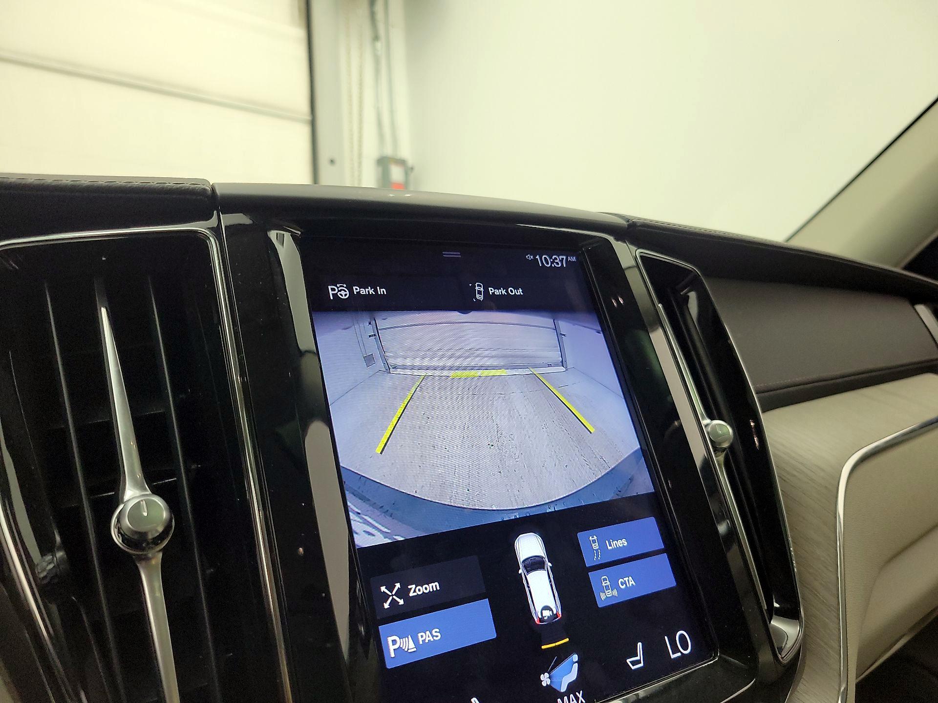 Thumbnail: 2018 Volvo XC60 - 13