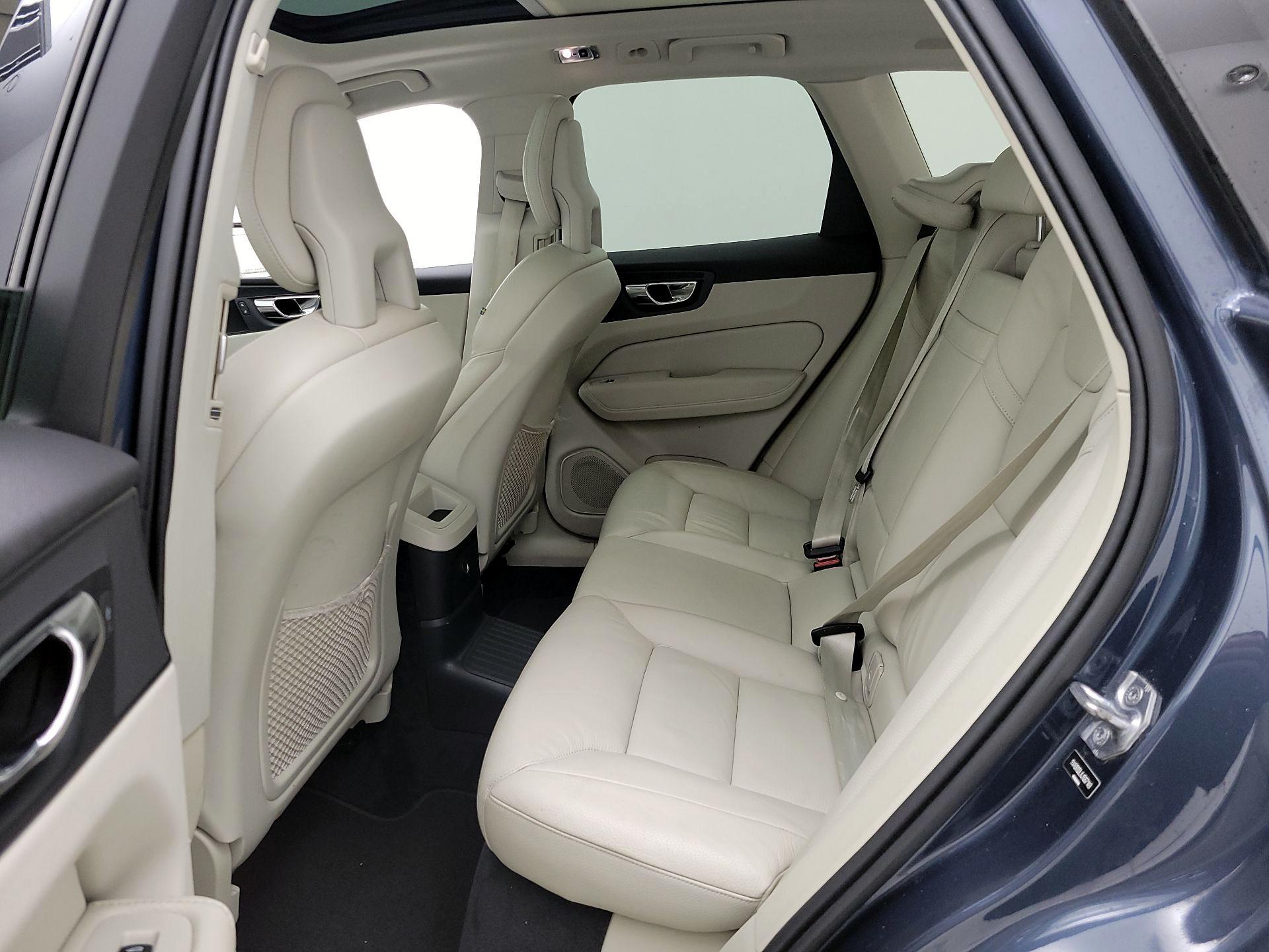 Thumbnail: 2018 Volvo XC60 - 18