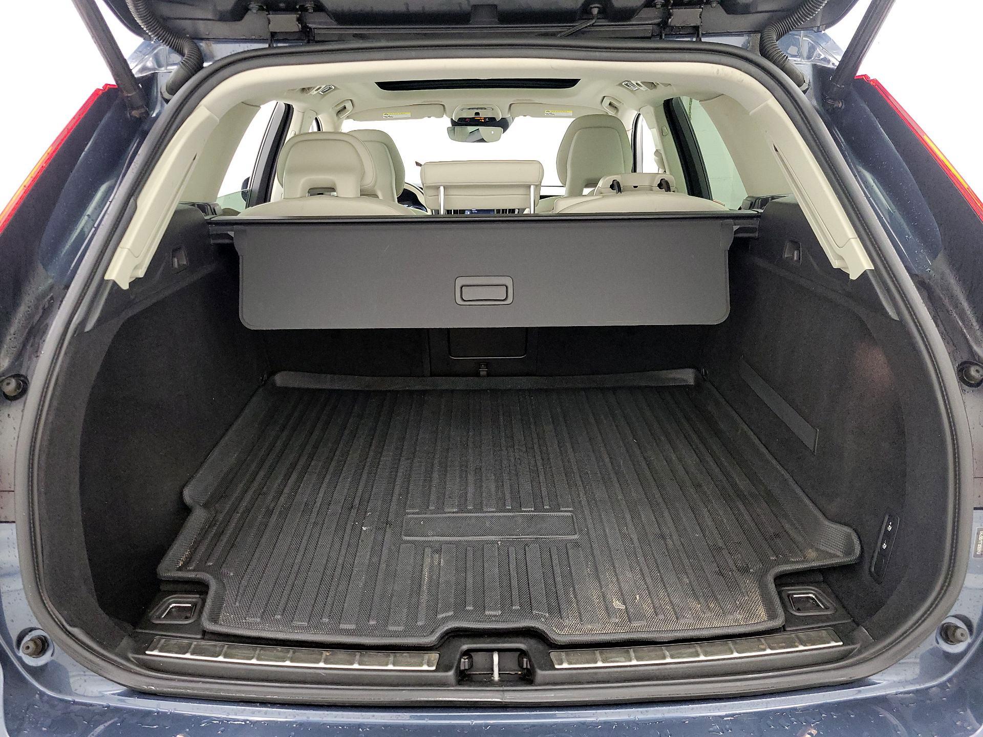 Thumbnail: 2018 Volvo XC60 - 19