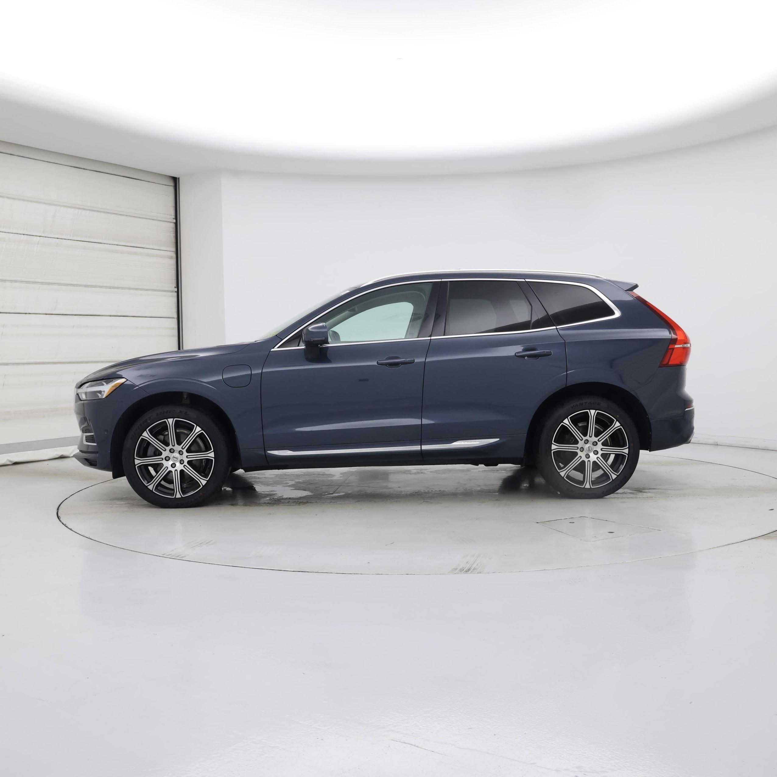 Thumbnail: 2018 Volvo XC60 - 3