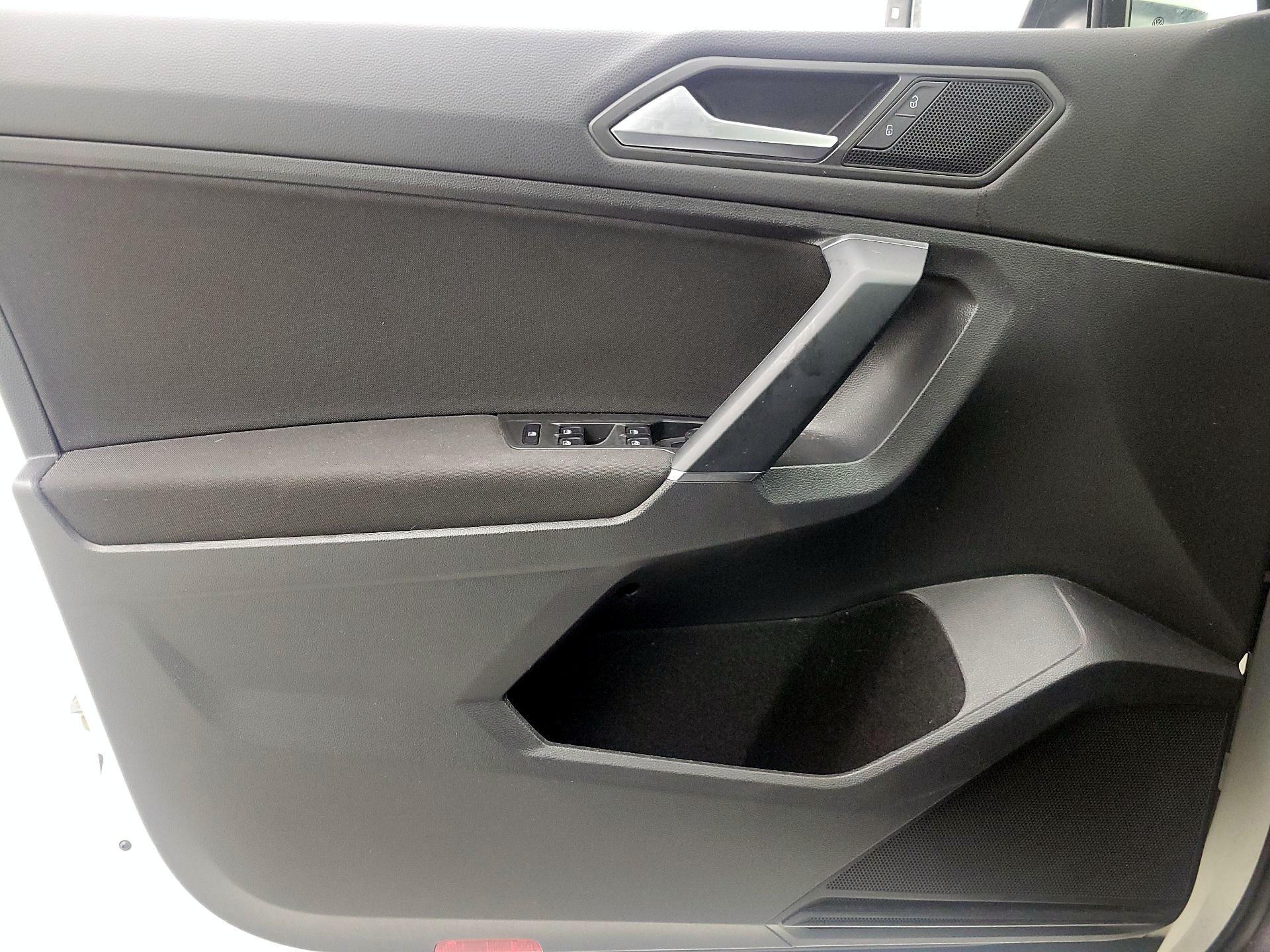 Thumbnail: 2020 Volkswagen Tiguan - 12