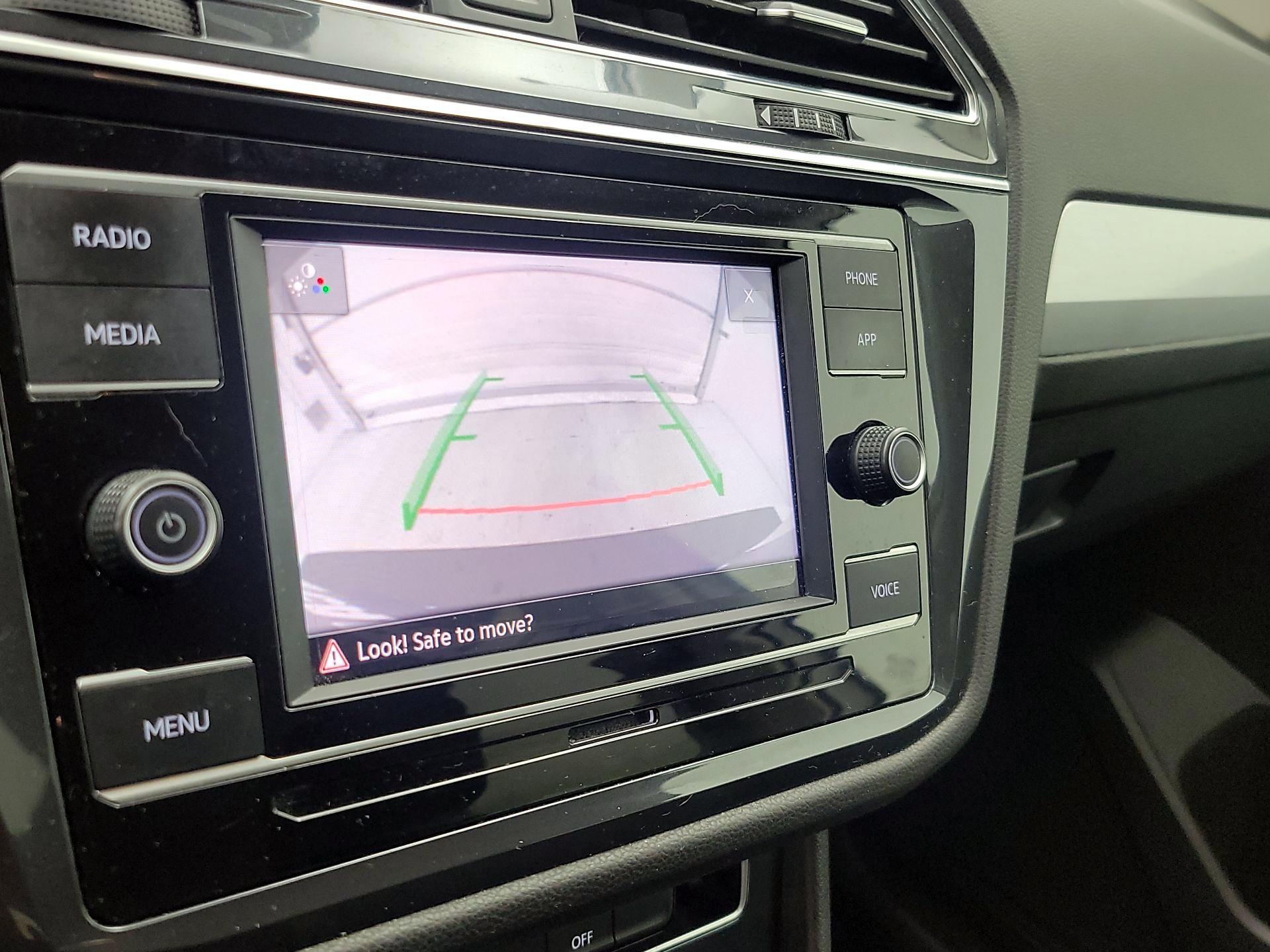 Thumbnail: 2020 Volkswagen Tiguan - 14