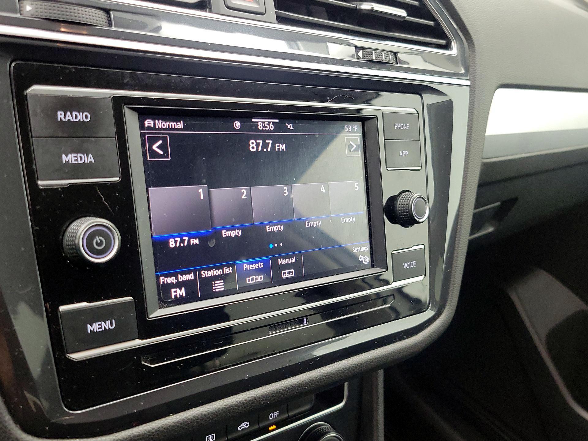 Thumbnail: 2020 Volkswagen Tiguan - 15