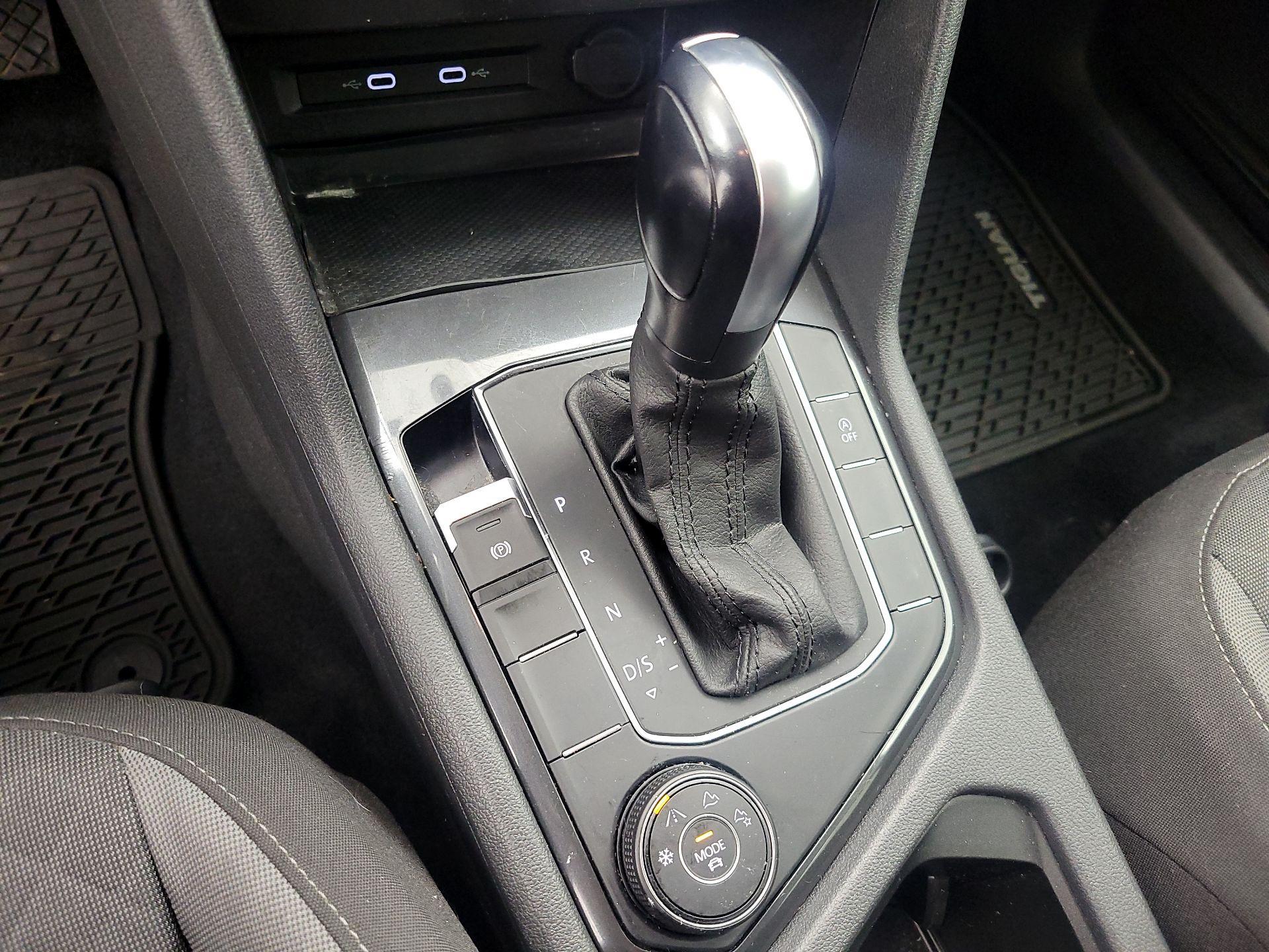 Thumbnail: 2020 Volkswagen Tiguan - 17