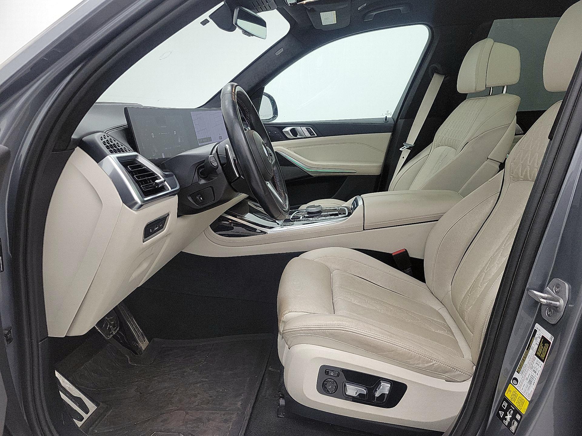 Thumbnail: 2024 BMW X7 - 11