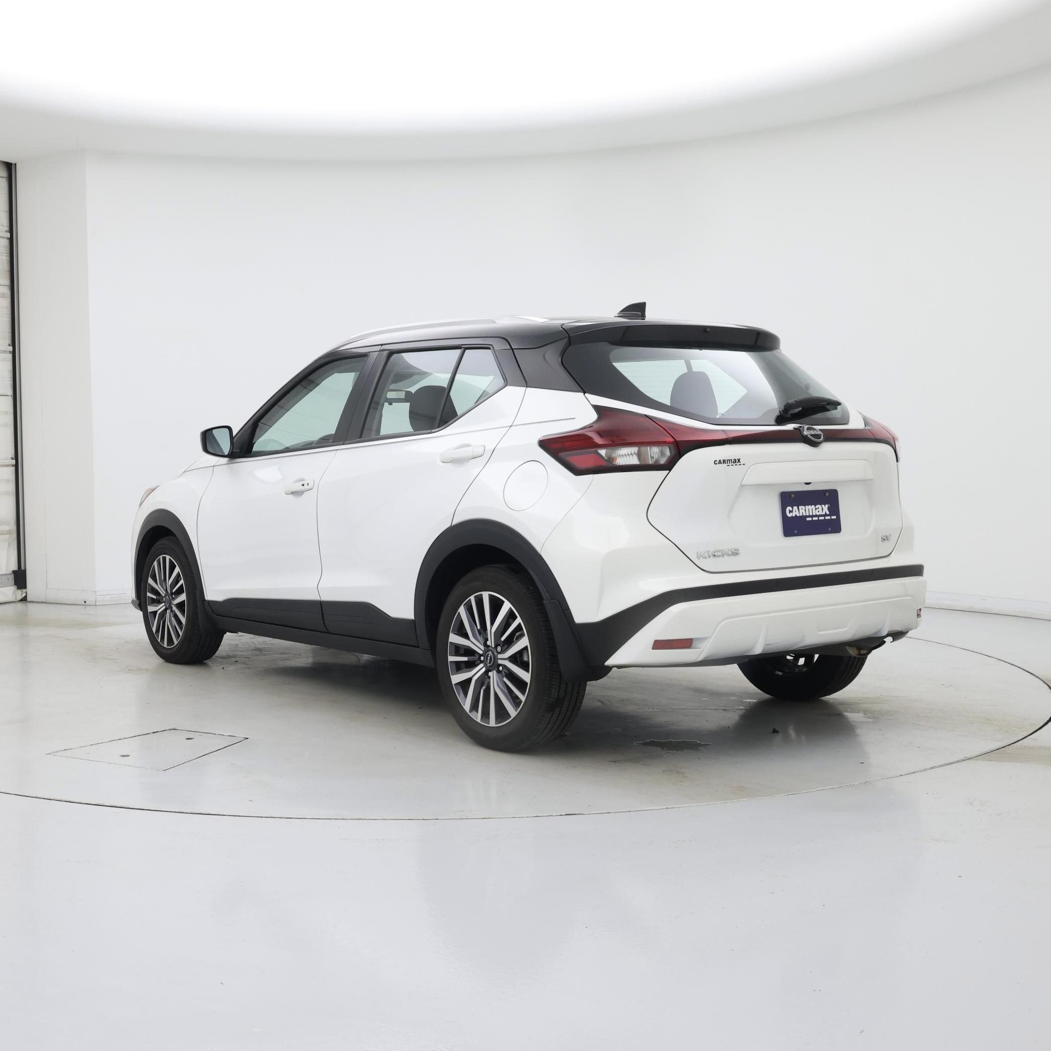 Thumbnail: 2023 Nissan Kicks - 2